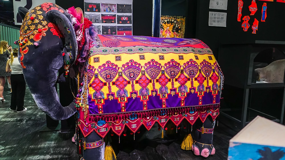 Bornean elephant from the Teresa Durova Theatre: all the colours of an Eastern bazaar at the National Centre RUSSIA