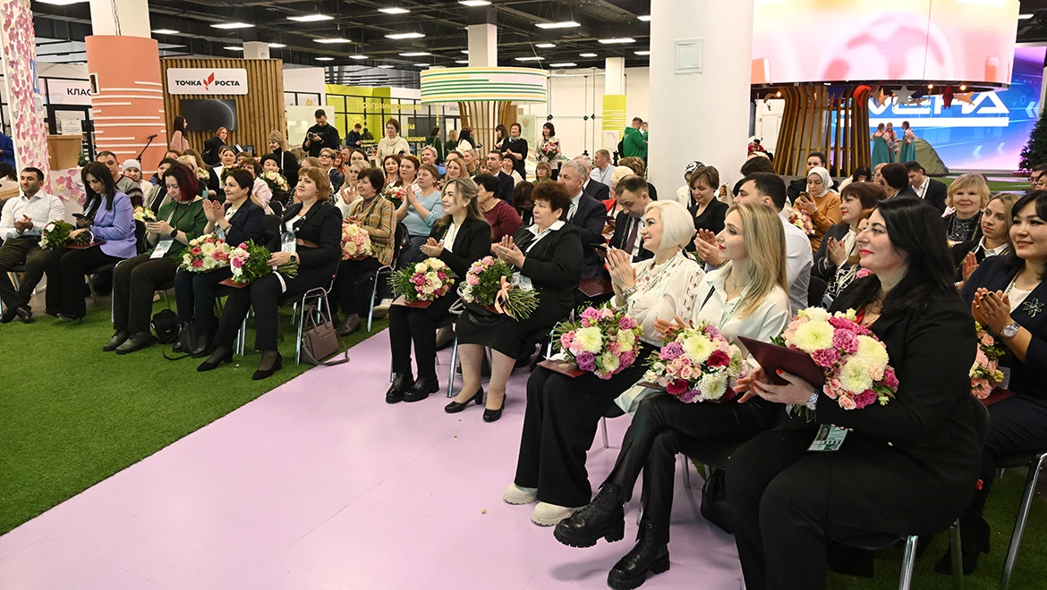 На выставке "Россия" наградили лучших сельских учителей