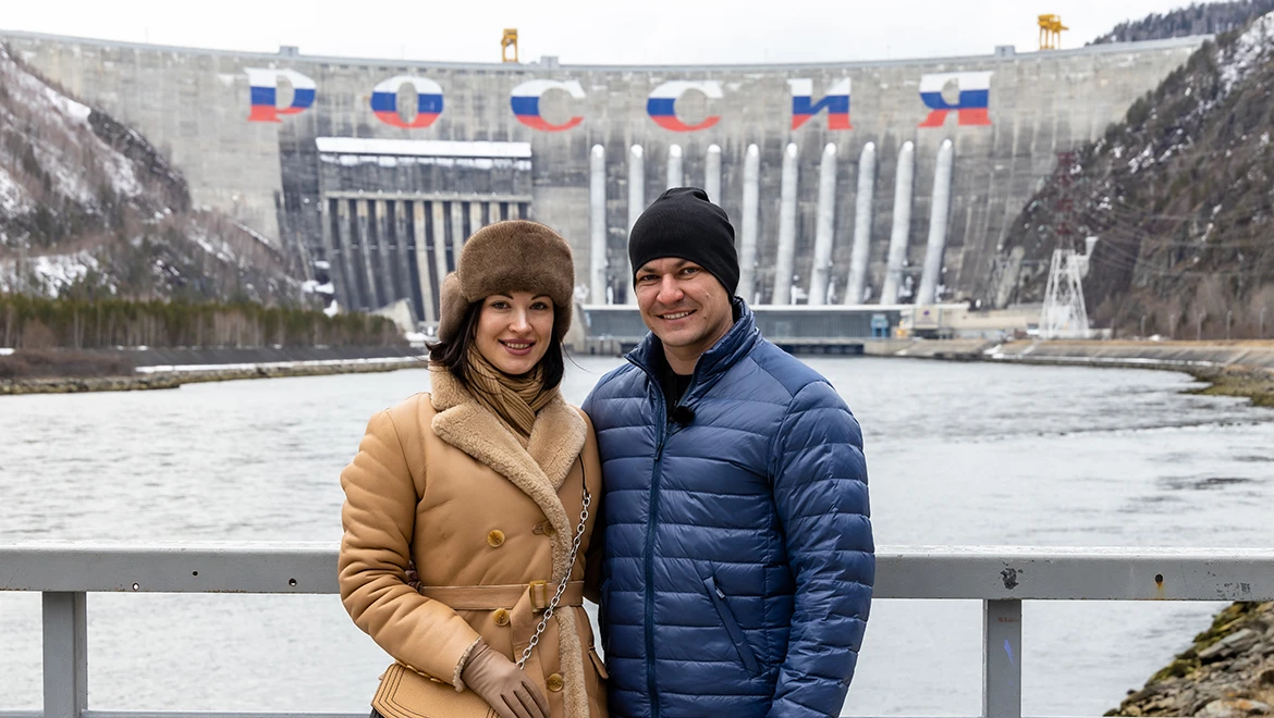 Двухмиллионный посетитель выставки "Россия" посетил Саяно-Шушенскую ГЭС