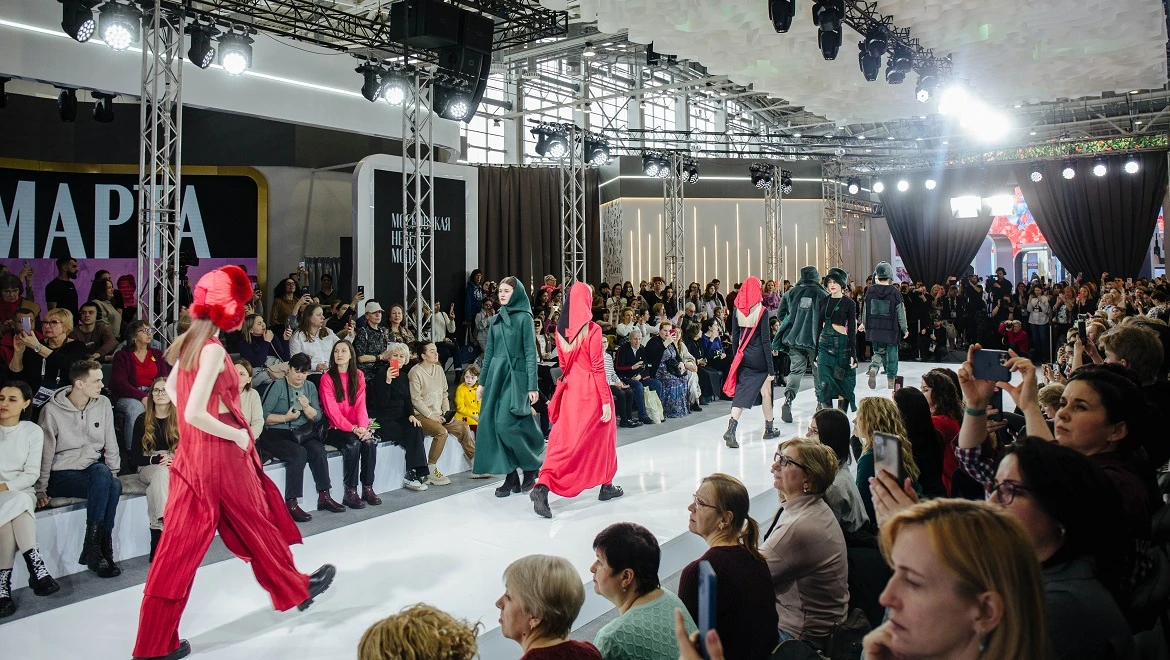 Московская неделя моды: на выставке "Россия" продолжаются показы российских брендов
