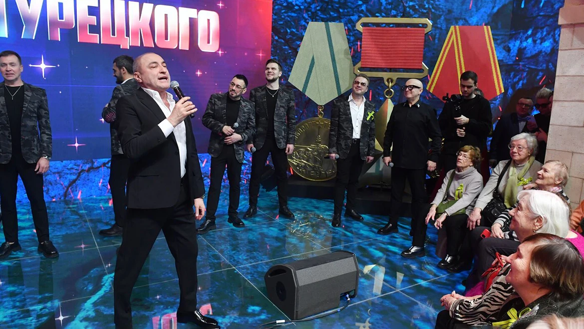 «Хор Турецкого» исполнил военные песни в честь 80-летия освобождения Ленинграда от блокады