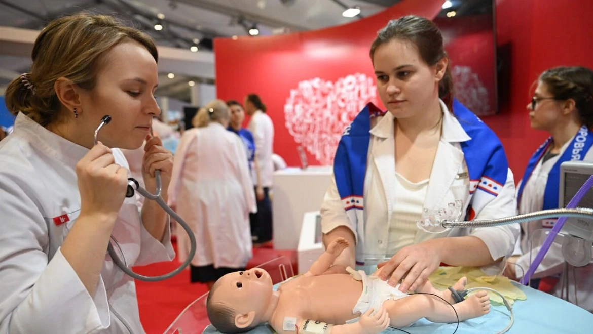 Удалить аппендицит и запустить сердце — полезные навыки от Минздрава на выставке "Россия"