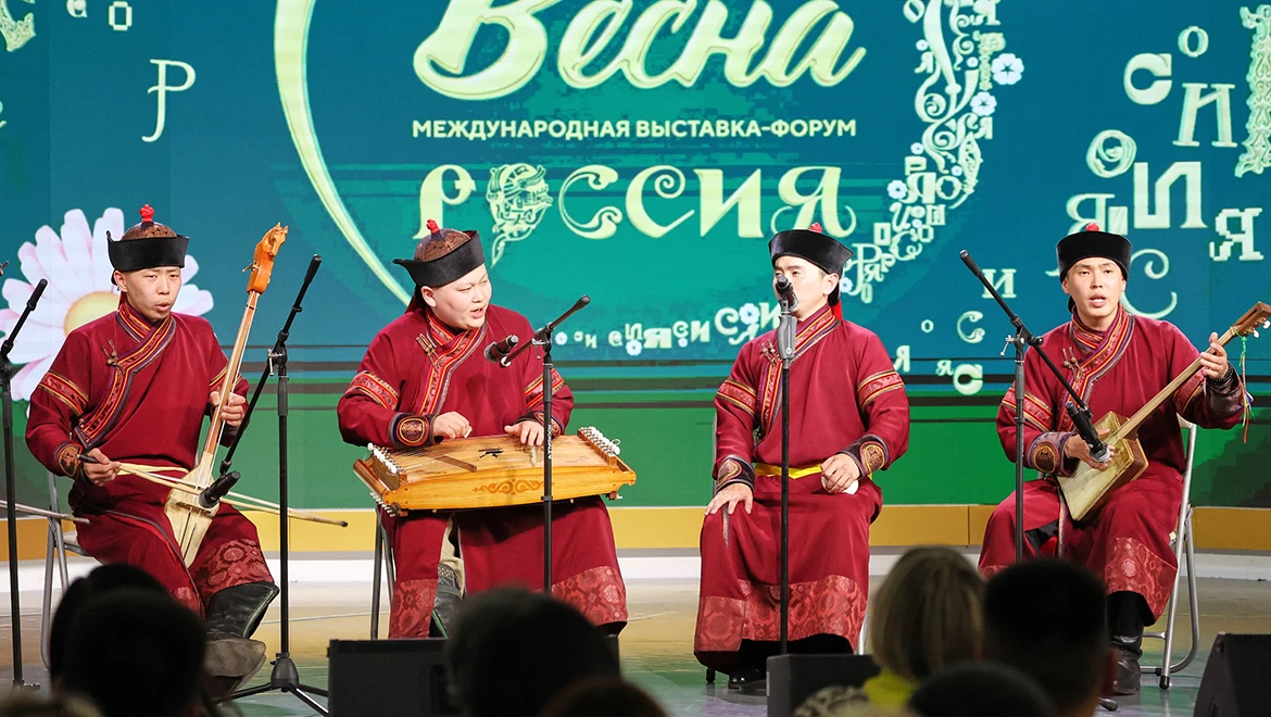 Дети Чыргал-оола: на выставке "Россия" выступили тувинские фольклорные ансамбли