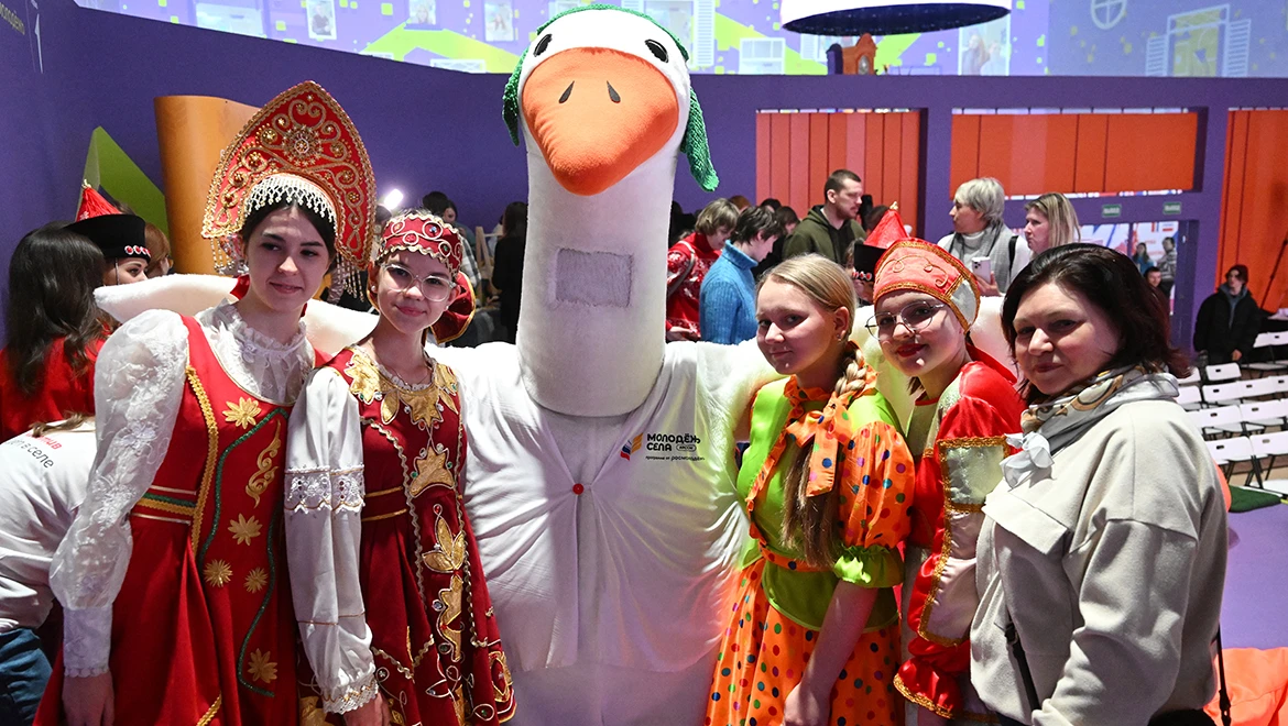 На выставке "Россия" представили молодёжные программы для села