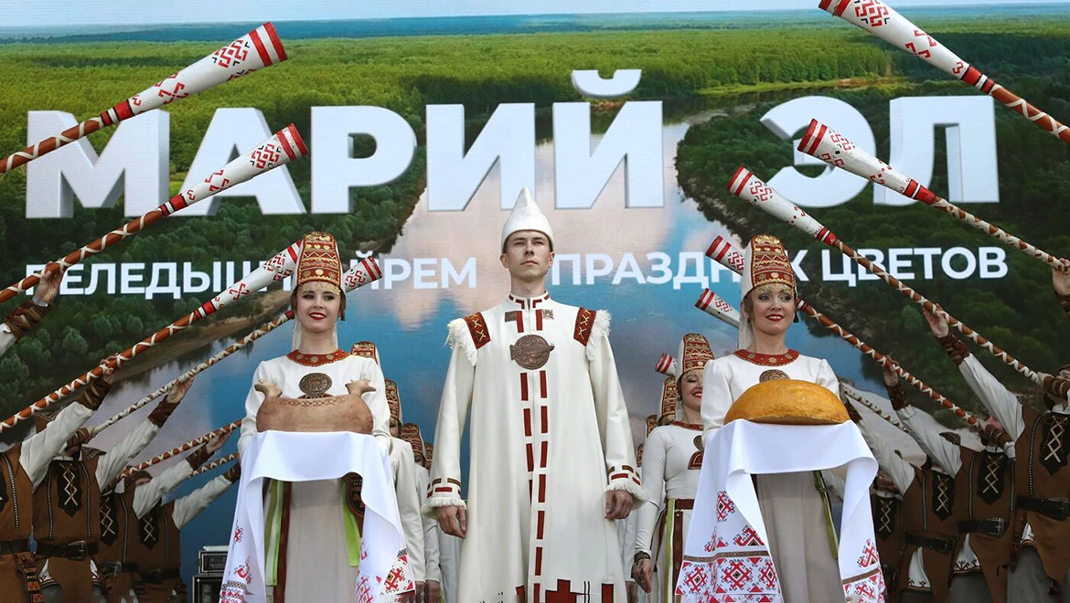 Марийский праздник цветов прошёл на выставке "Россия"
