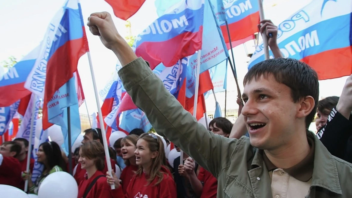 «Май! Труд крут!»: Российские студенческие отряды проведут главное первомайское шествие на выставке "Россия"