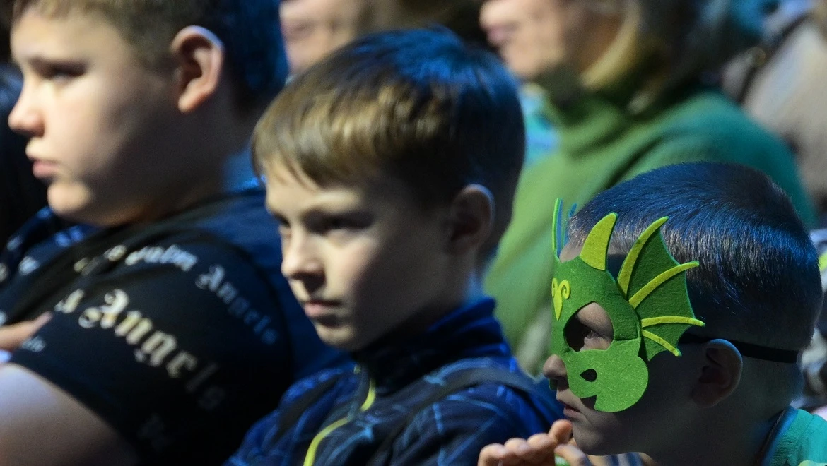 Новогоднее чудо: детям военнослужащих устроили волшебный праздник на выставке "Россия"