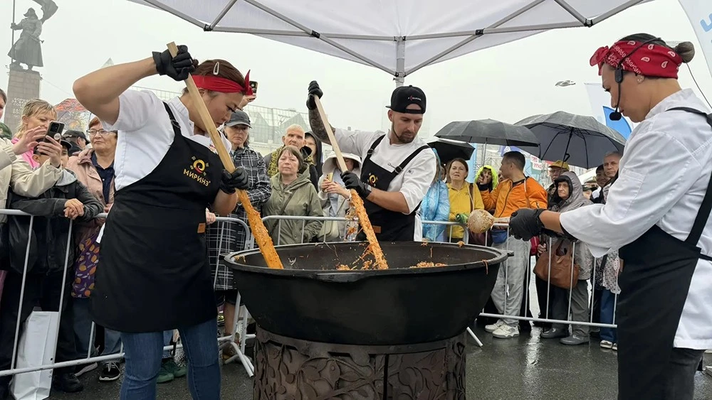 53 scallop dishes and 166 litres of lemonade: Vladivostok celebrates its birthday with great flavour