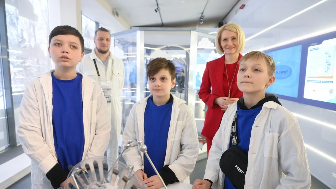 Scientist, firefighter or medic: how children choose a profession at the RUSSIA EXPO