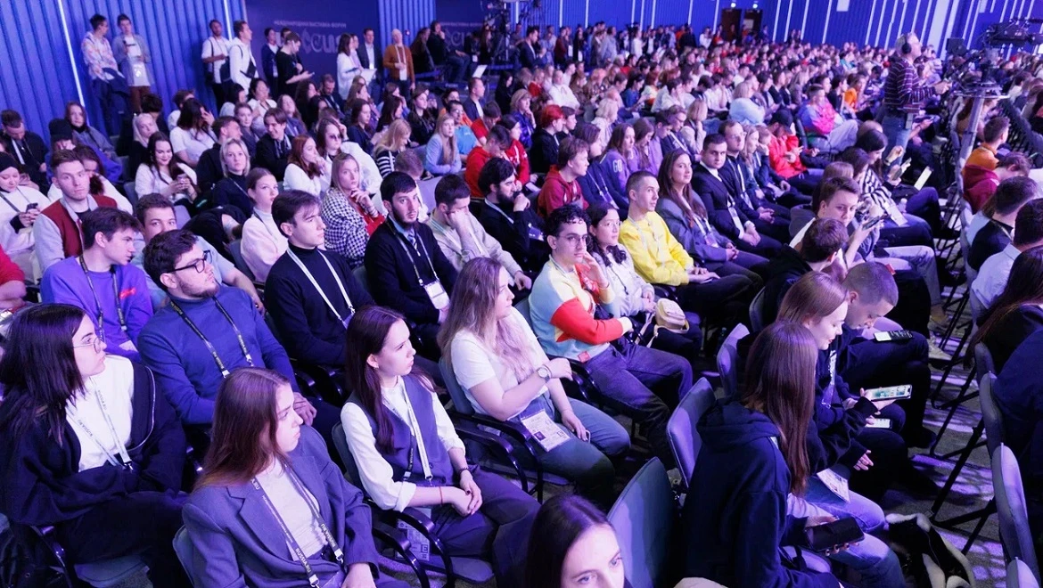 Eurasia NPO invited young people from post-Soviet countries to the RUSSIA EXPO