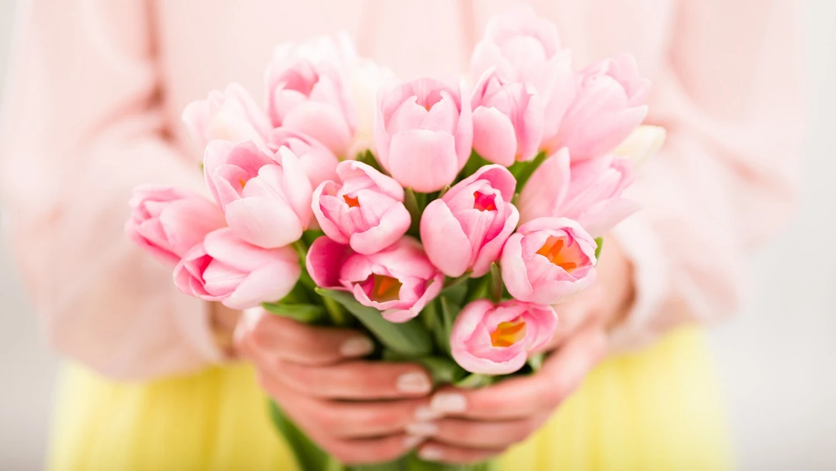 8 Марта на выставке "Россия" женщинам подарят пять тысяч тюльпанов из Карелии