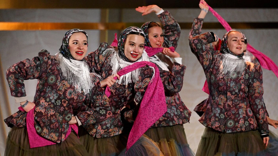 «Здесь мы видим величие нашей страны»: русскую культуру без границ обсудили на выставке "Россия"
