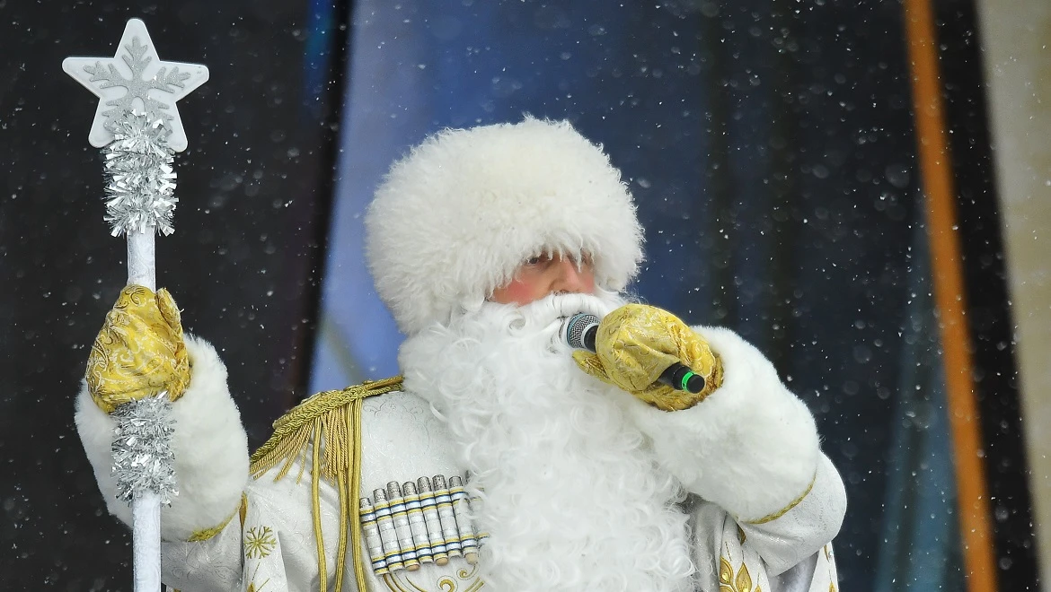 Шаровары, газыри, эполеты: Казачий Дед Мороз на выставке "Россия"