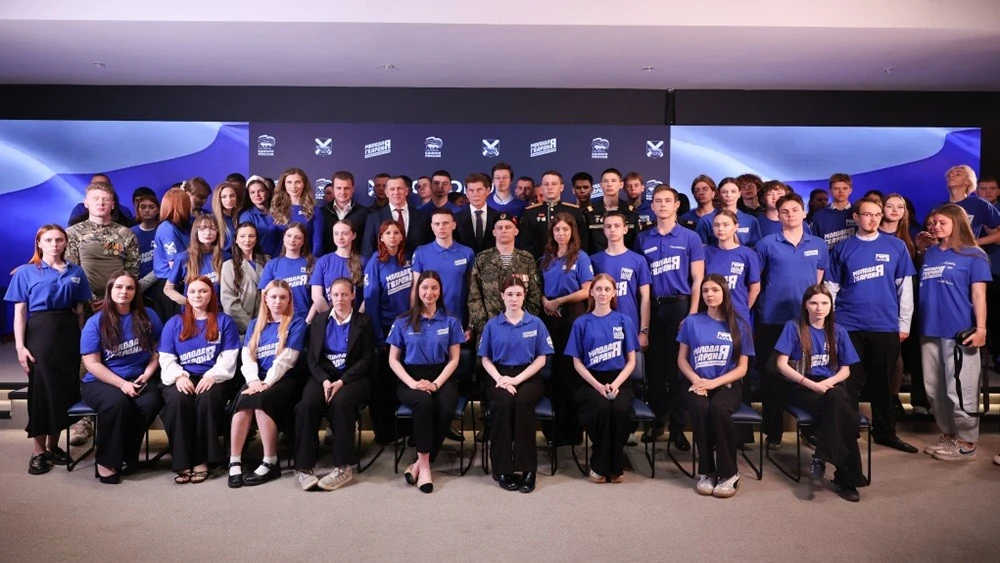 Patriotism, innovation, personnel: Yuri Trutnev held a meeting with young people at the National Centre RUSSIA in Primorye