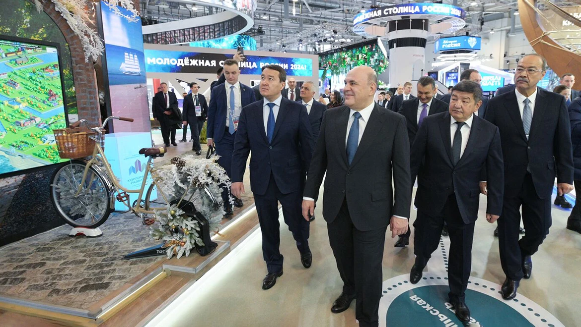 Михаил Мишустин вместе с коллегами из других стран СНГ посетил выставку "Россия"