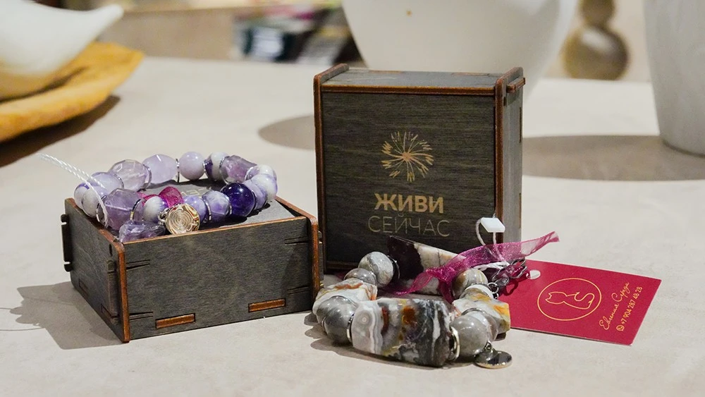 Discover the world of original costume jewellery: three distinctive brands at the Department Store RUSSIA