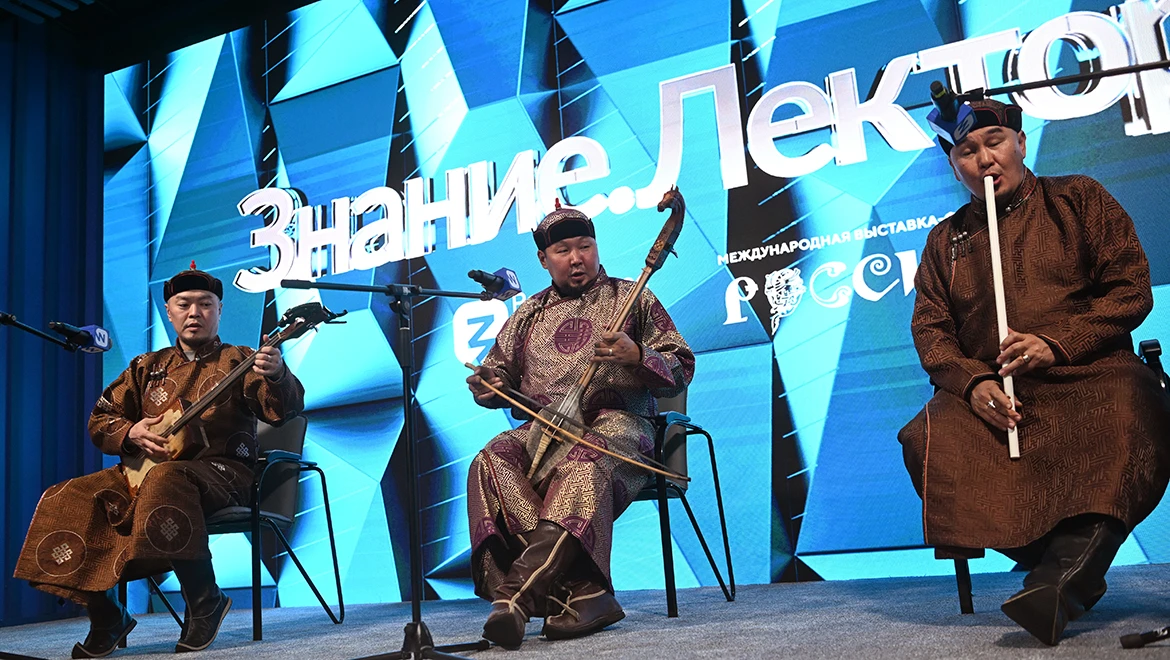 Storytellers from Altai, Tuva and Khakassia opened the season of throat singing tournaments at the RUSSIA EXPO