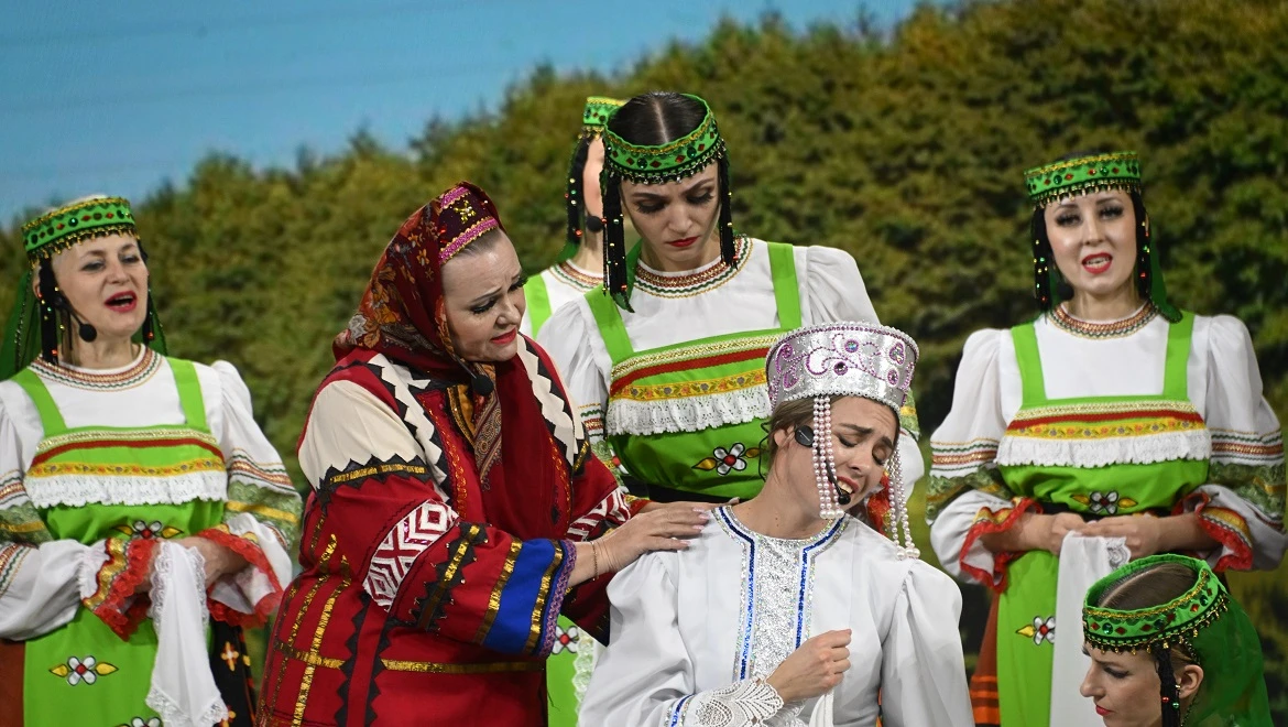 Невероятная энергетика и особые распевы — на выставке "Россия" отгуляла тамбовская свадьба