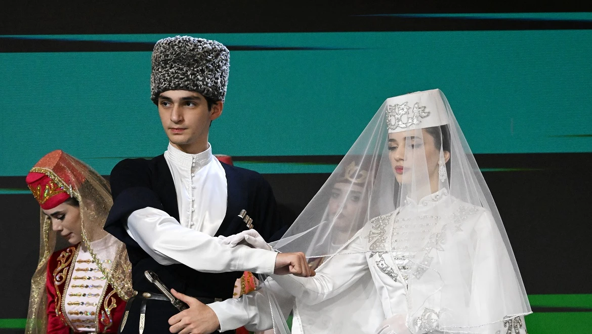 Ловзар как способ общения: на выставке "Россия" прошла ингушская свадьба