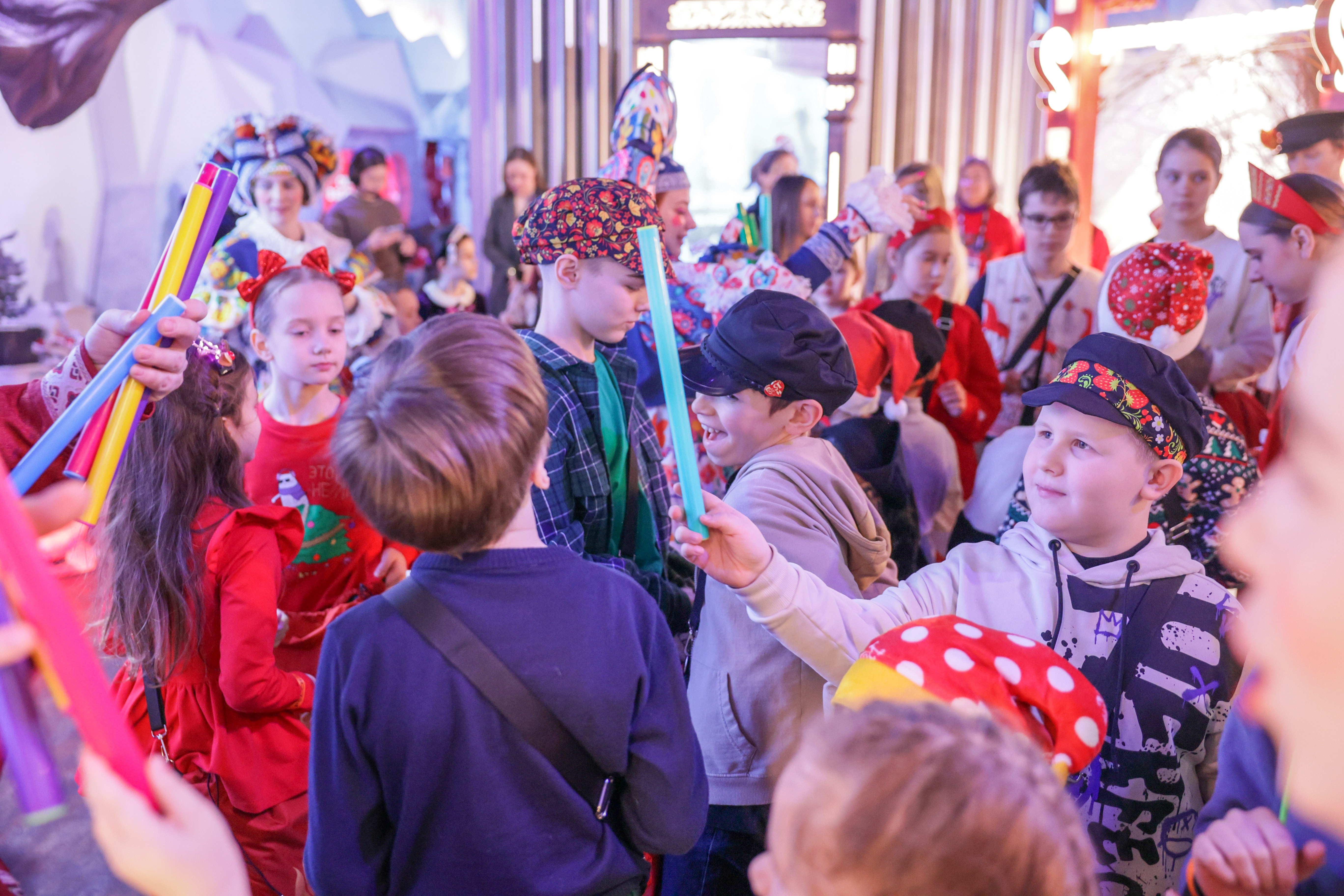 Theatrical carolling 