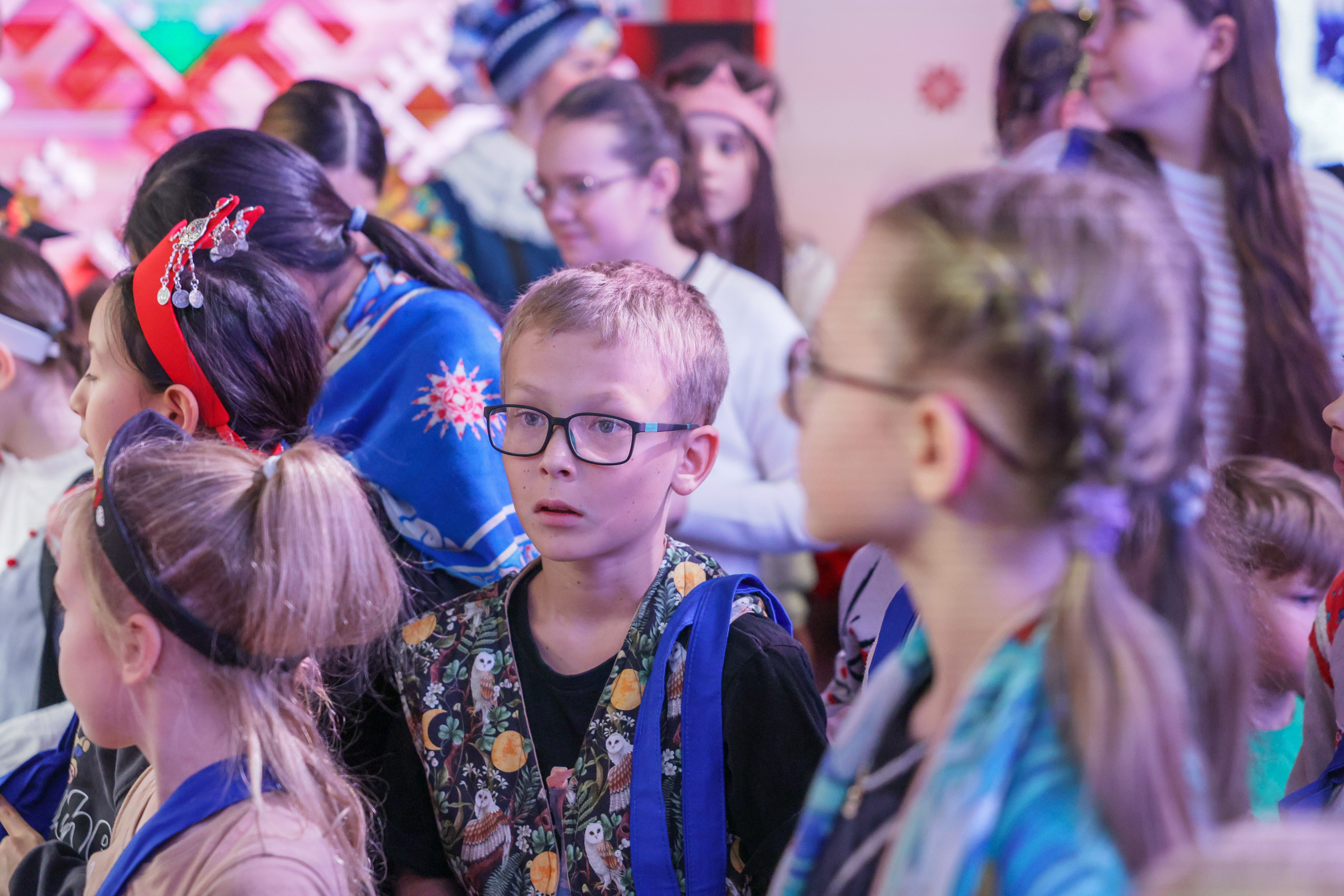 Theatrical carolling 