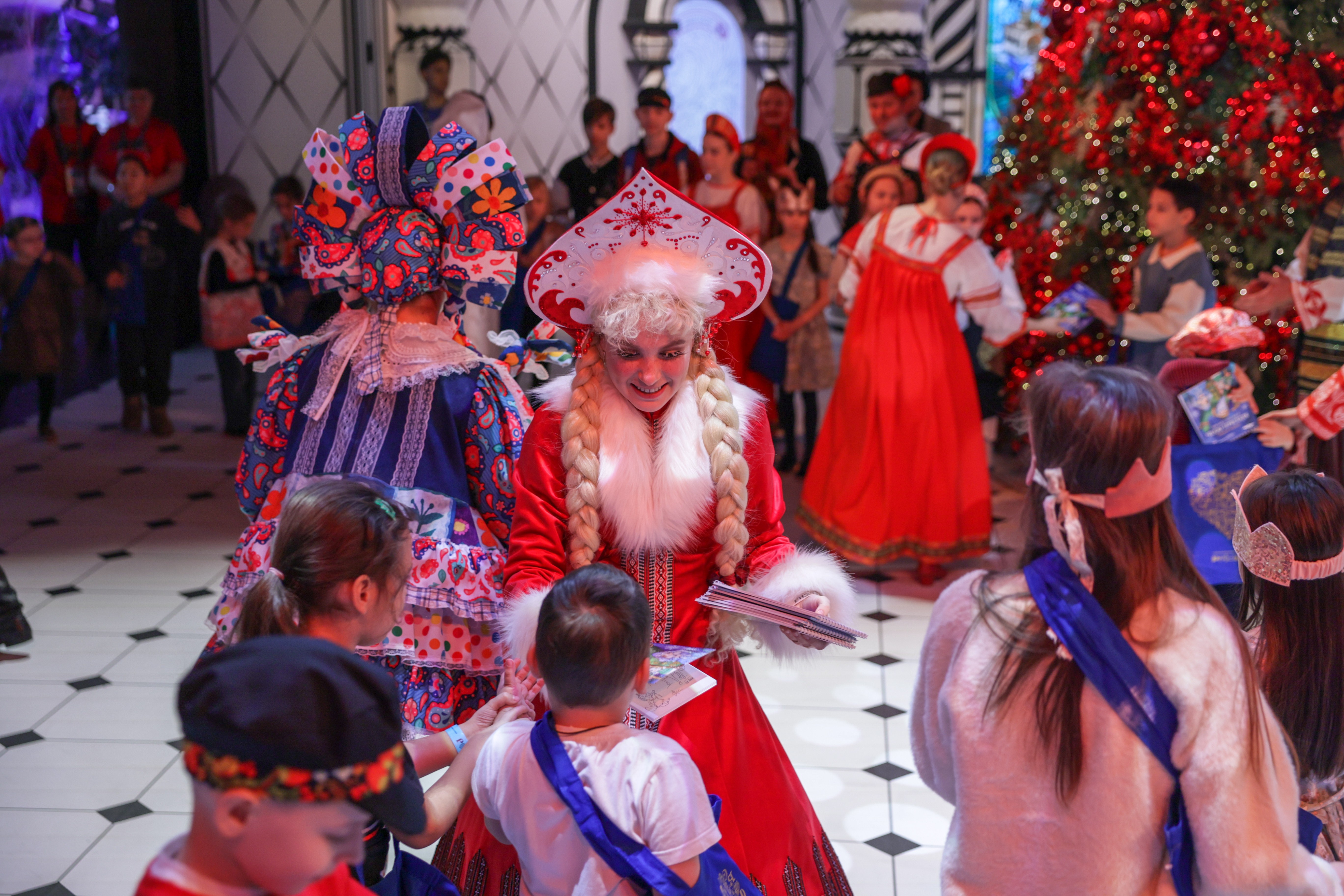 Theatrical carolling 