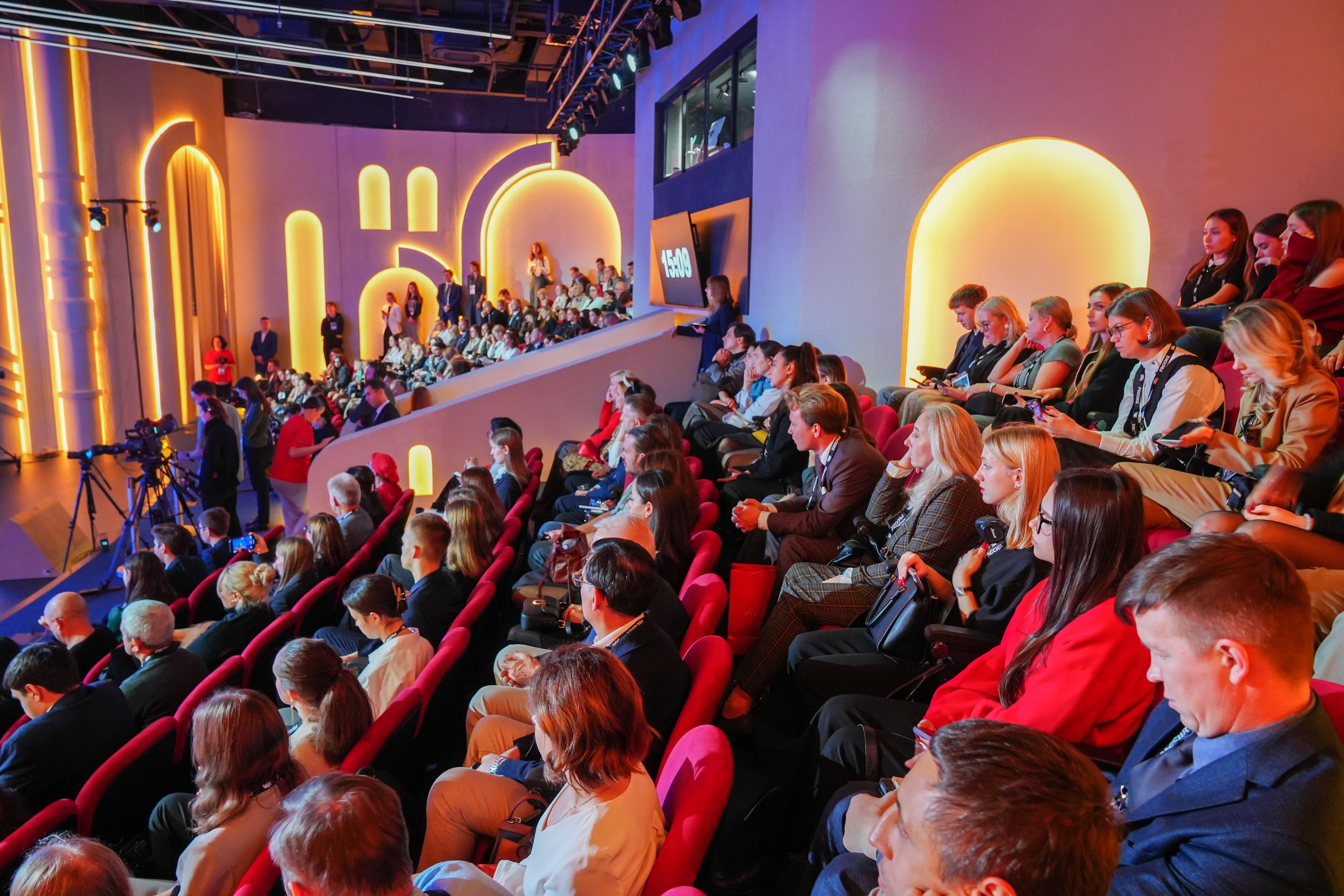 The evolution of public diplomacy: from traditional communications to digital storytelling