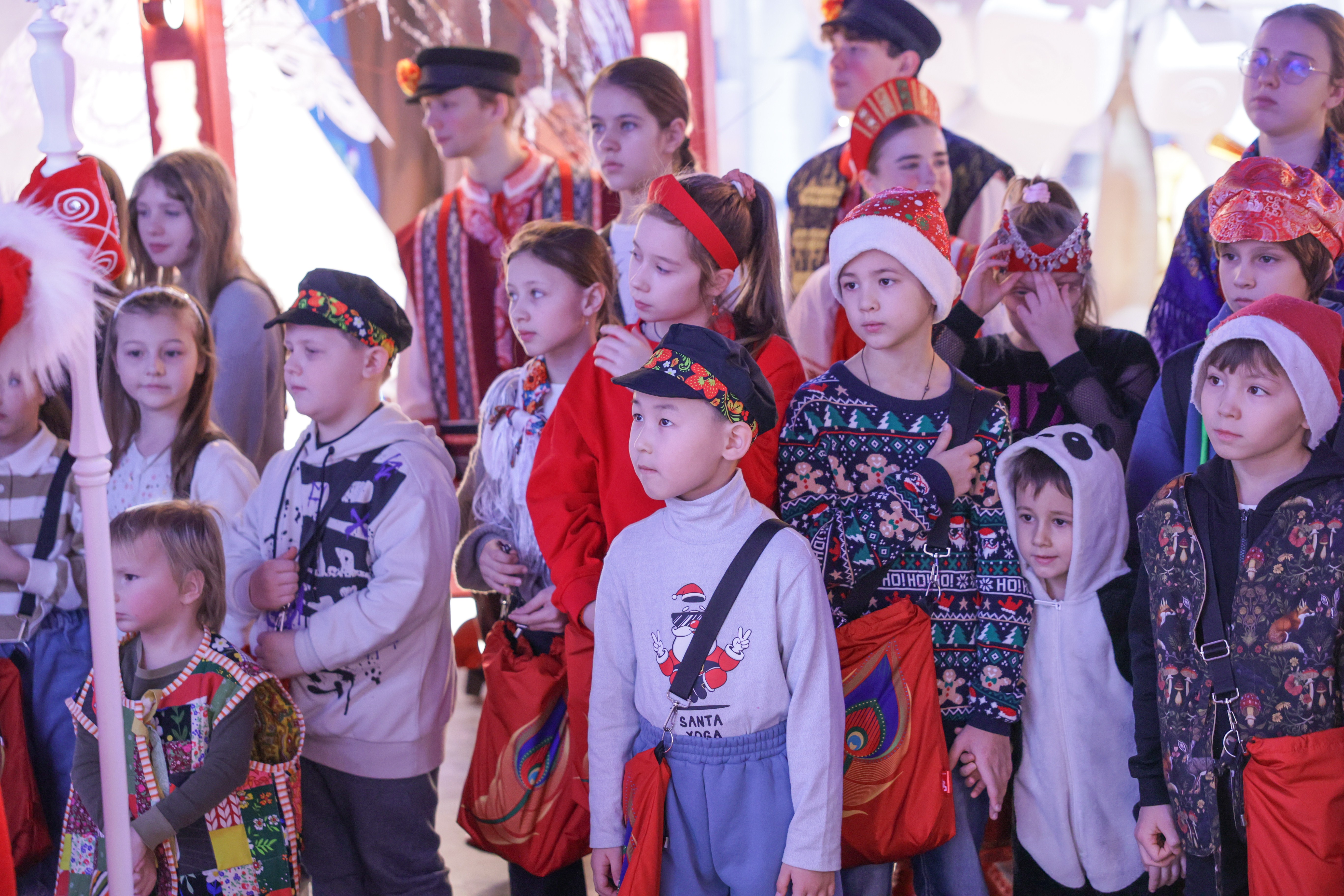 Theatrical carolling 