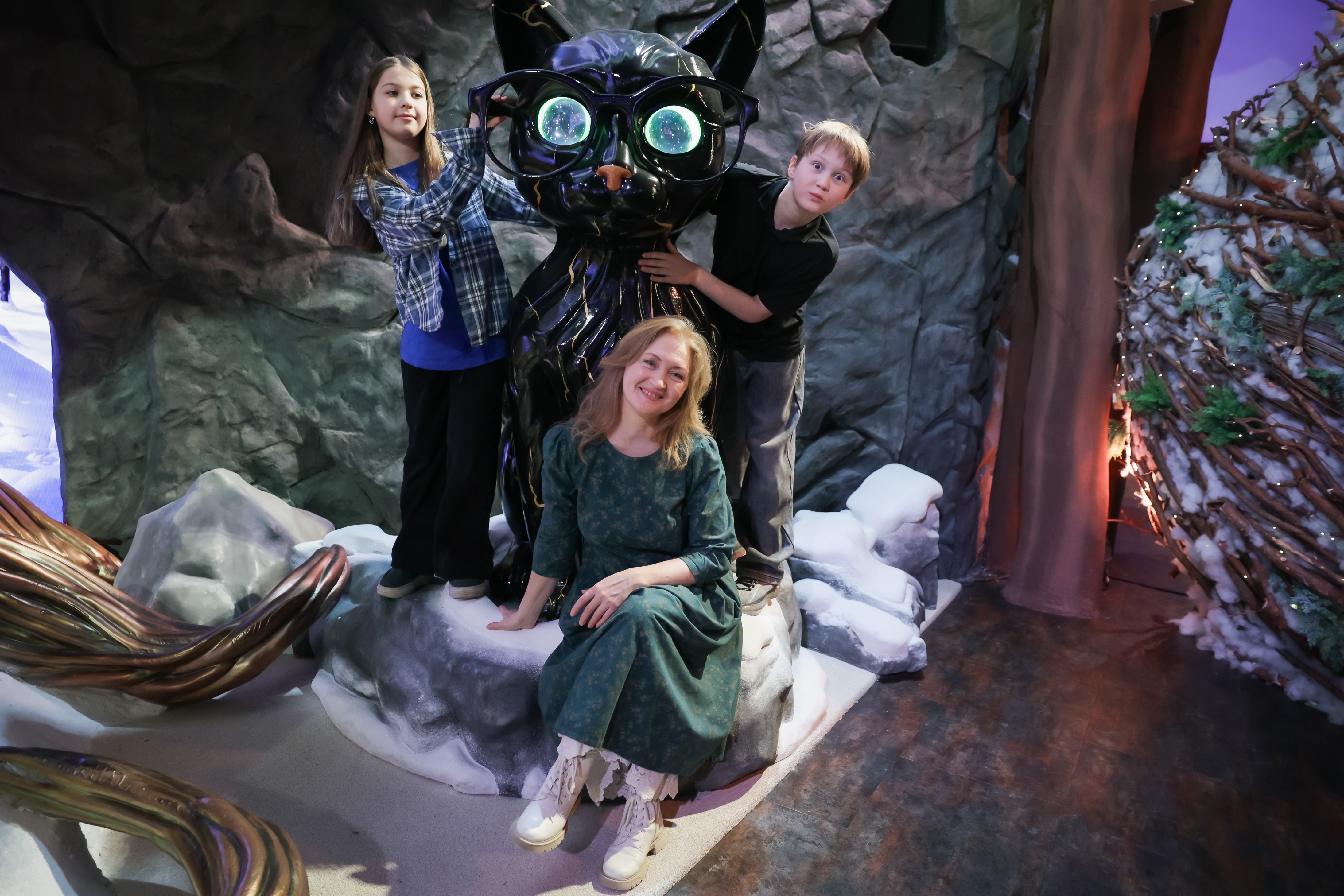 Ruslan Kukharuk, Governor of Khanty-Mansiysk Autonomous Okrug — Yugra, visited the Russia National Center in Moscow