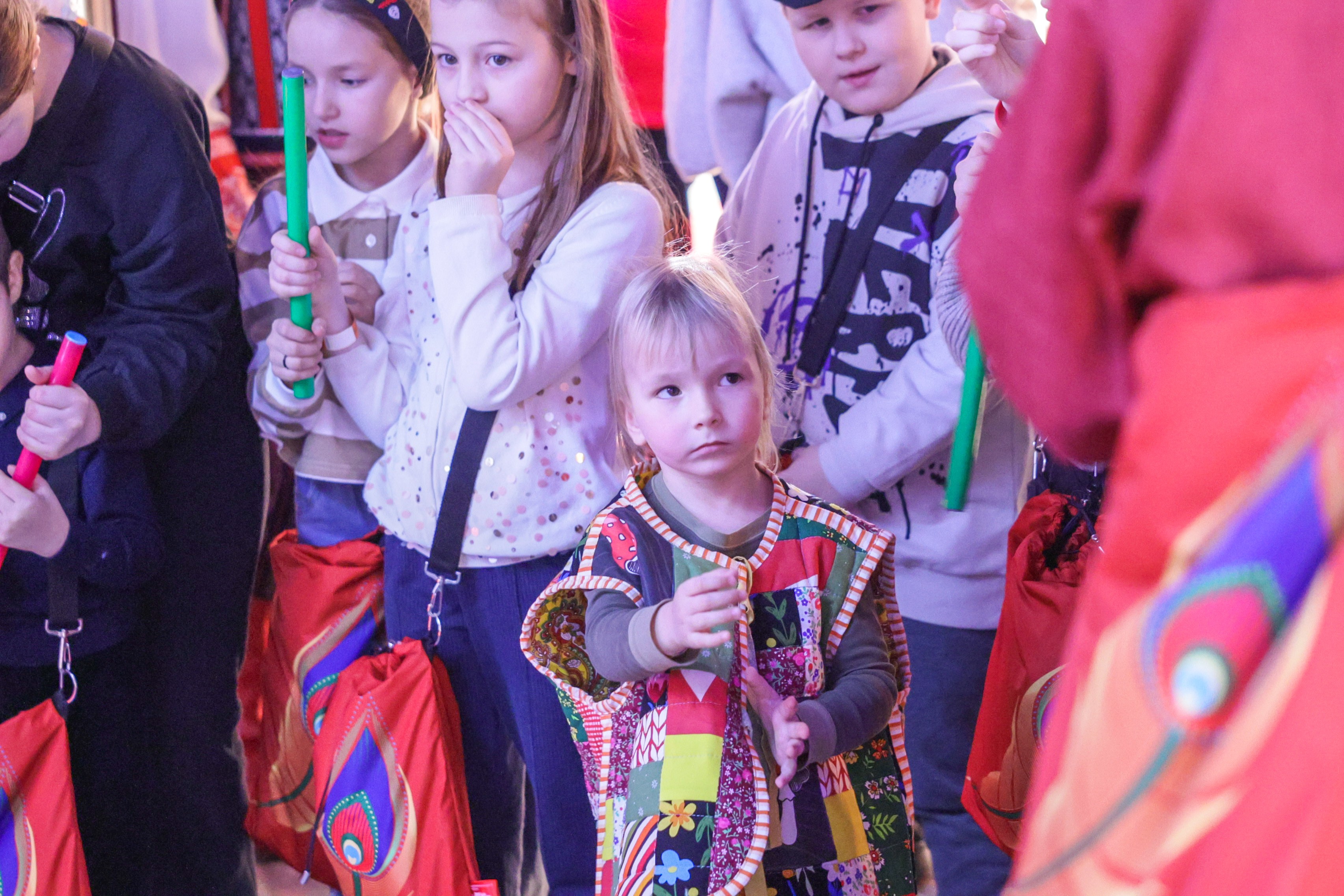 Theatrical carolling 