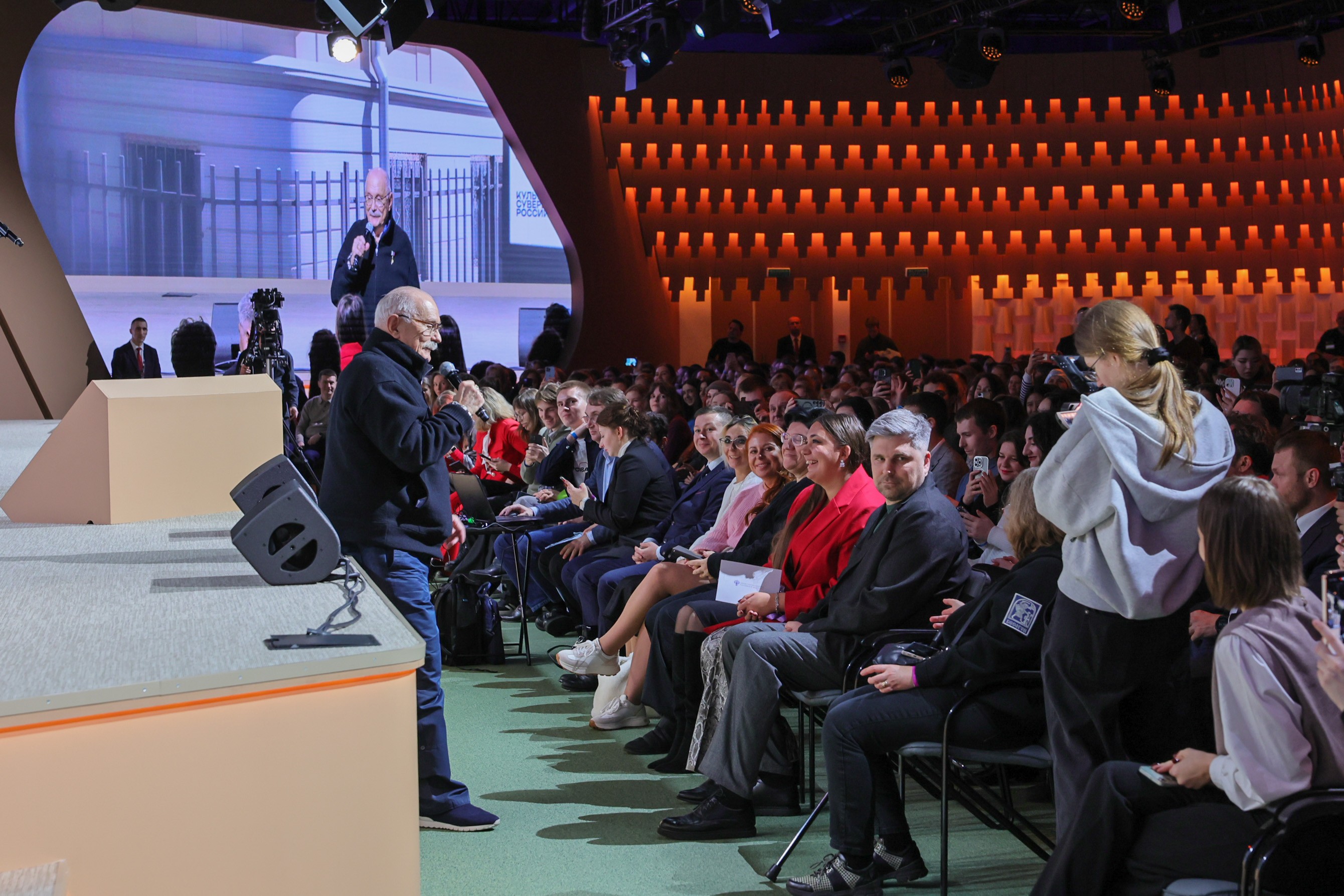 Nikita Mikhalkov meets creative youth at the National Centre RUSSIA