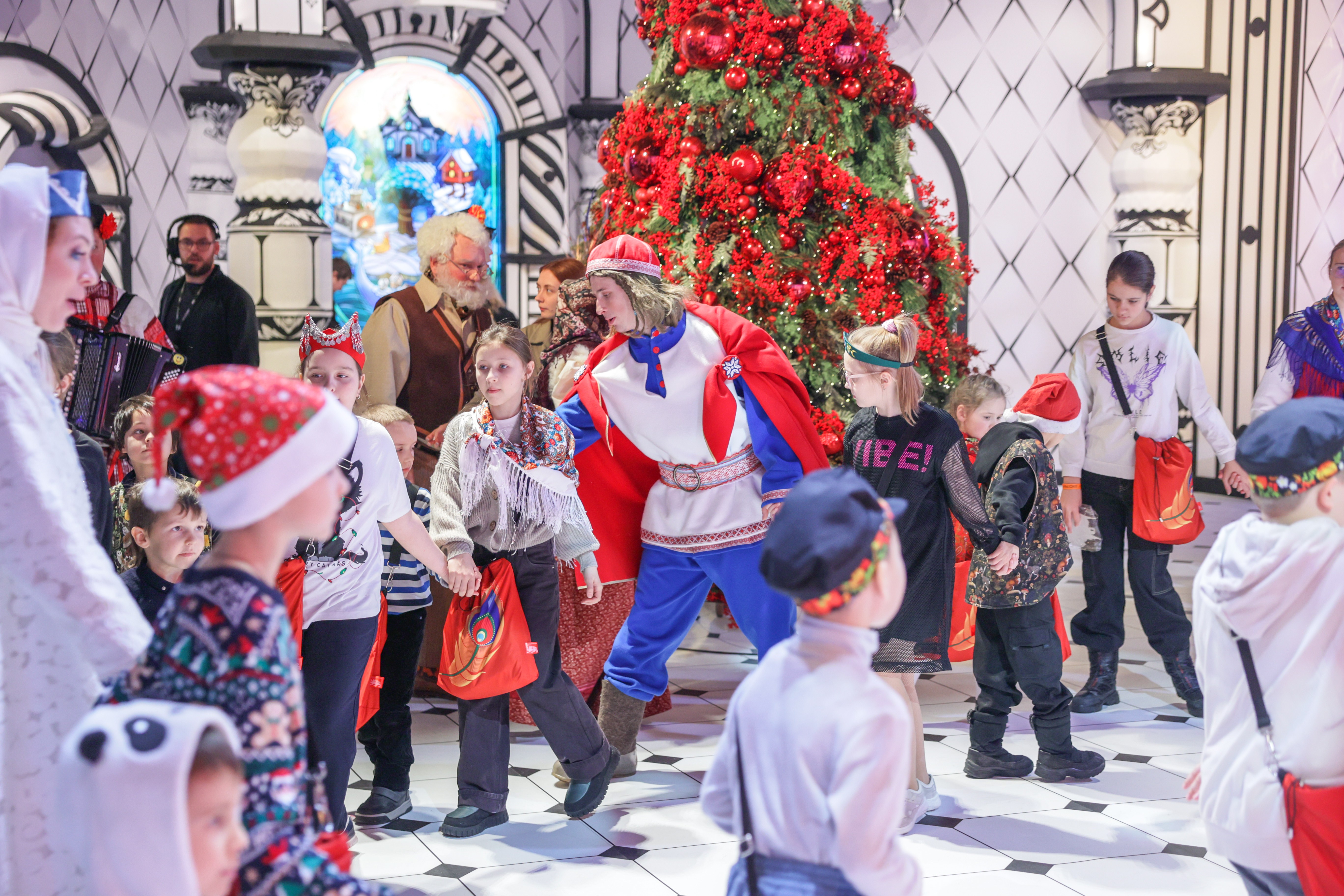 Theatrical carolling 