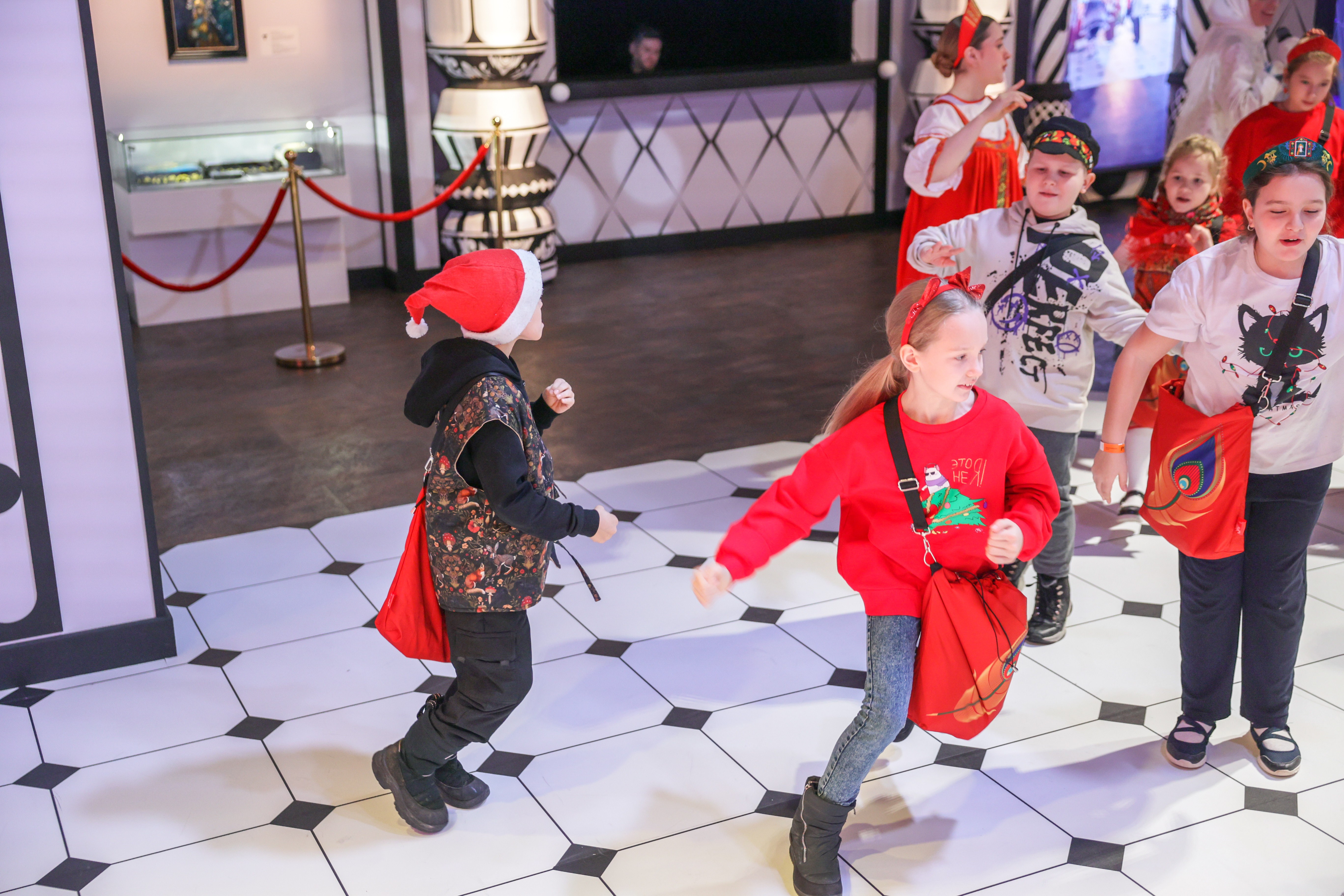 Theatrical carolling 