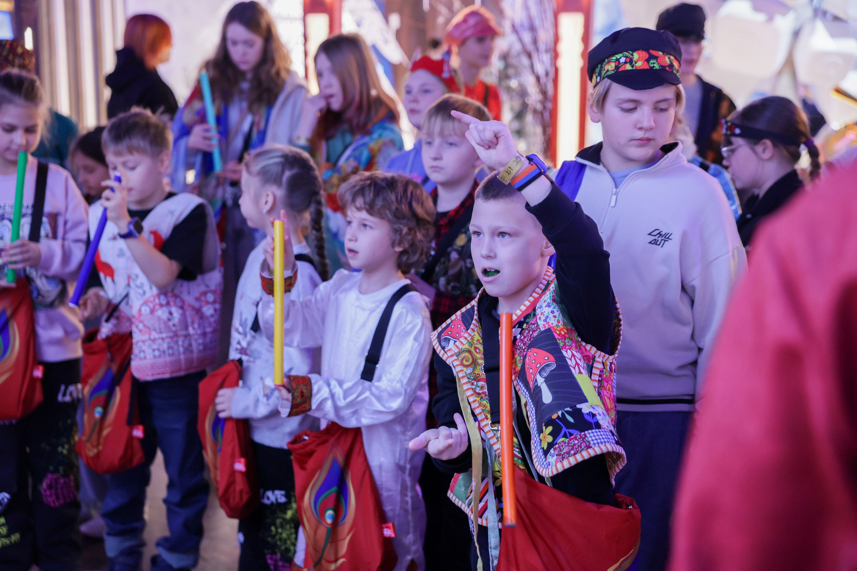 Theatrical carolling 