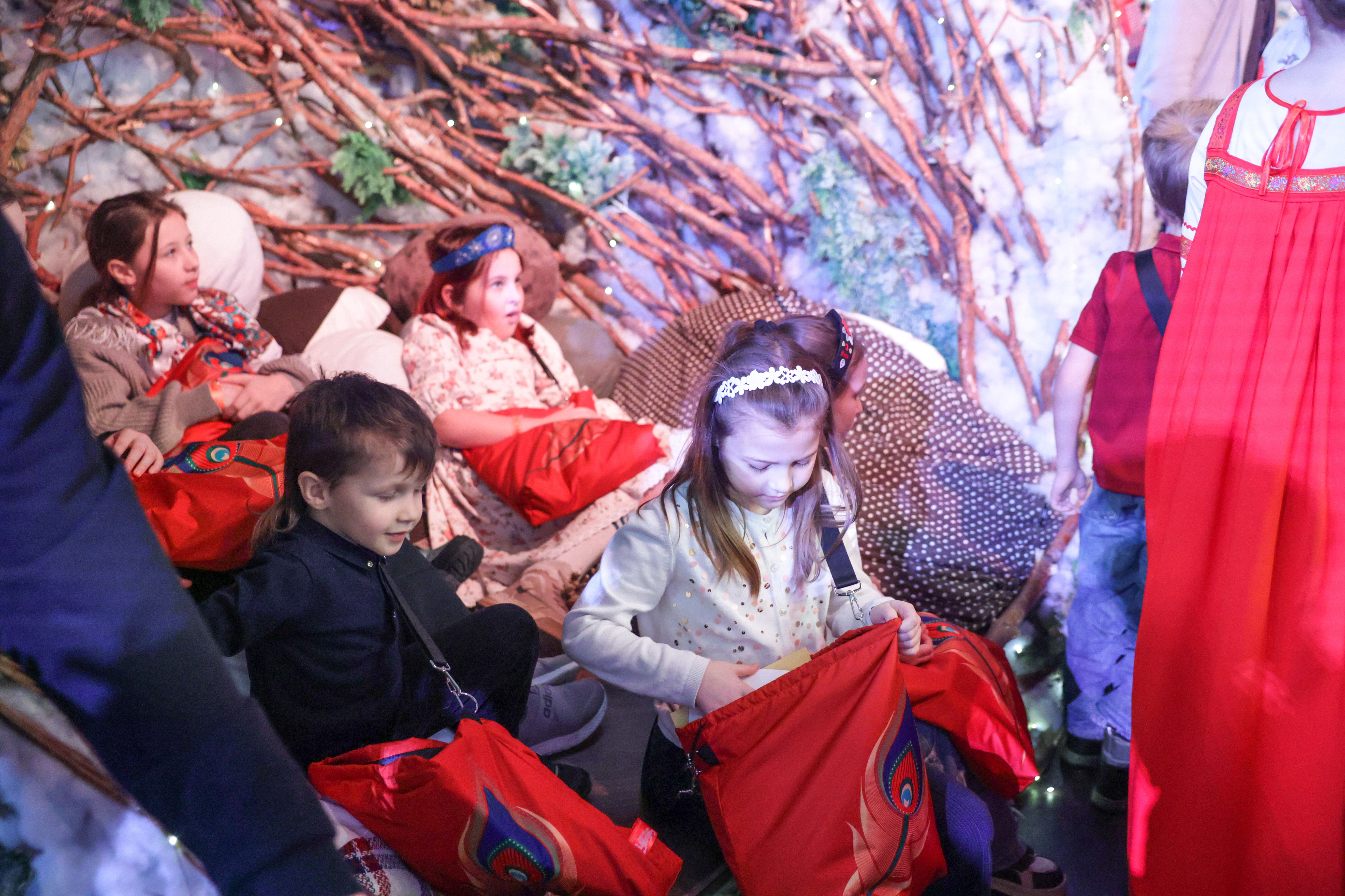 Theatrical carolling 