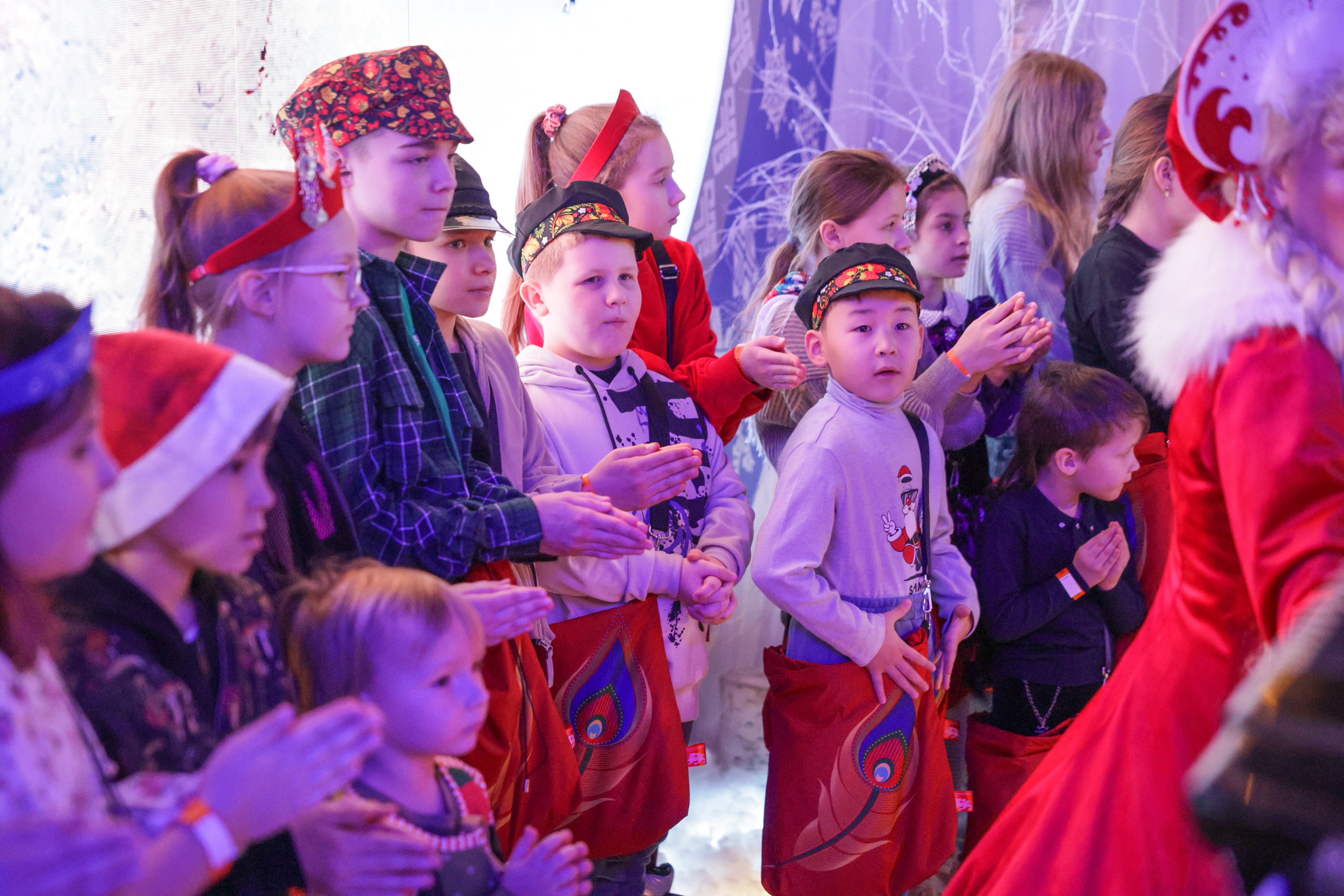 Theatrical carolling 