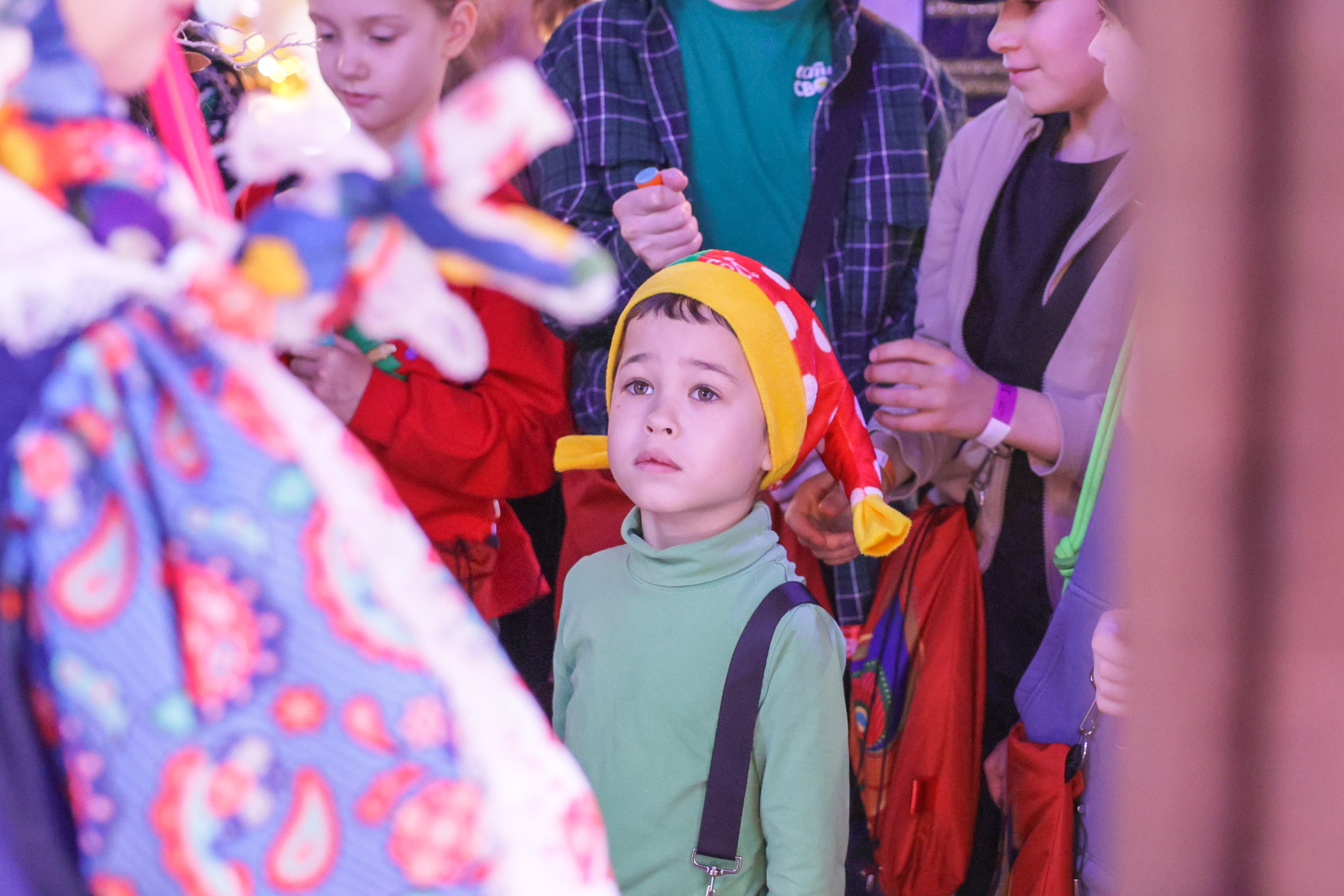 Theatrical carolling 