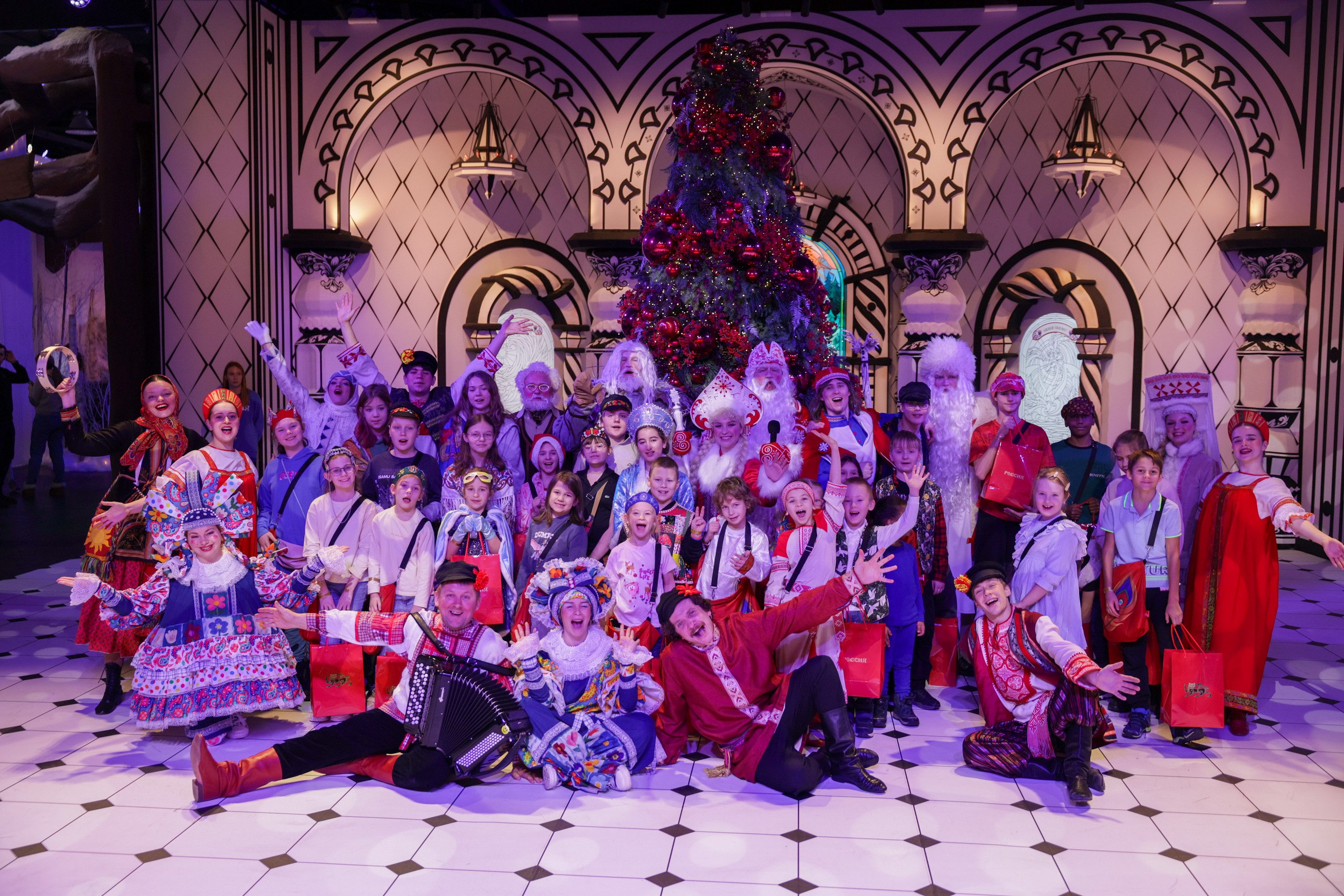 Theatrical carolling 