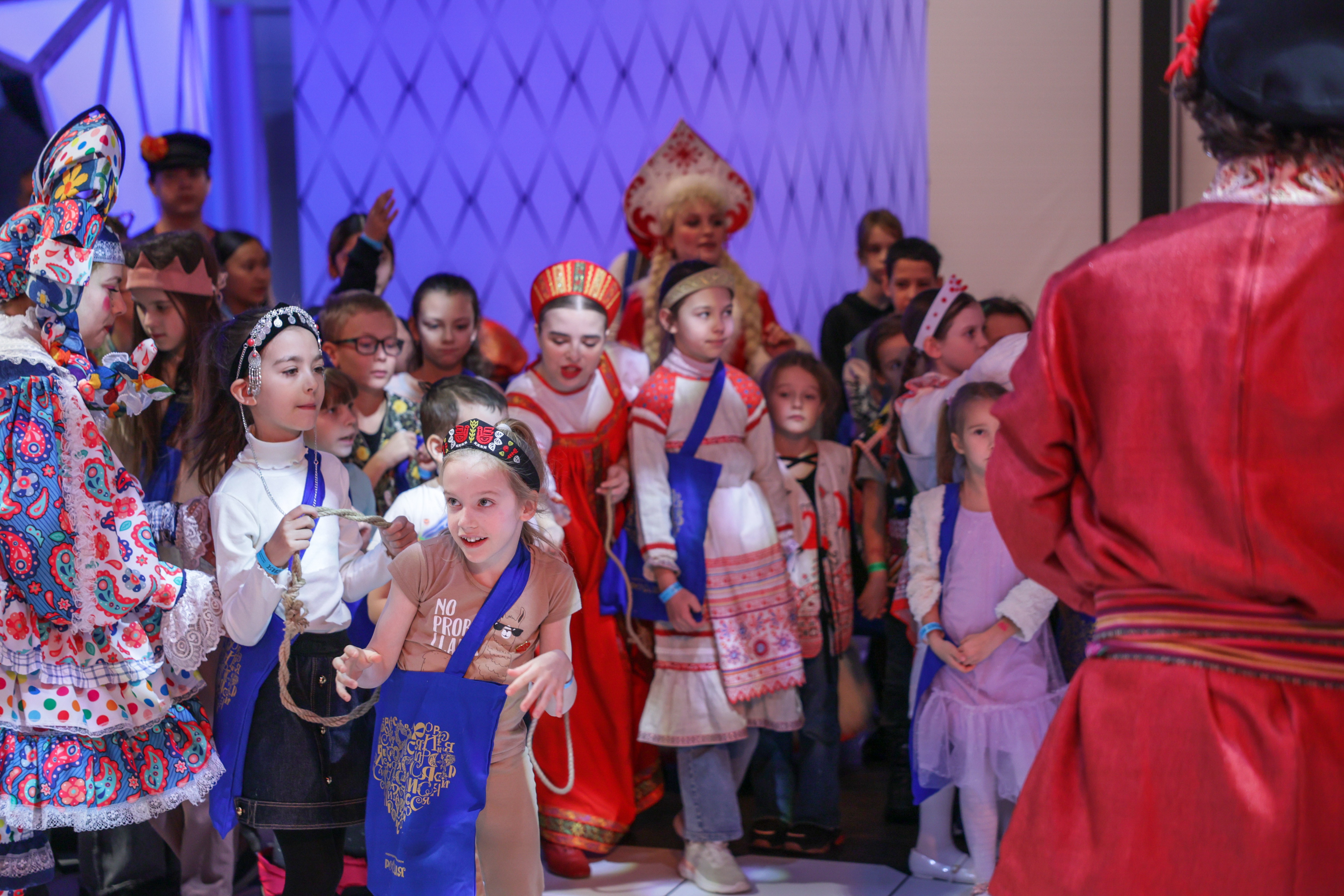 Theatrical carolling 