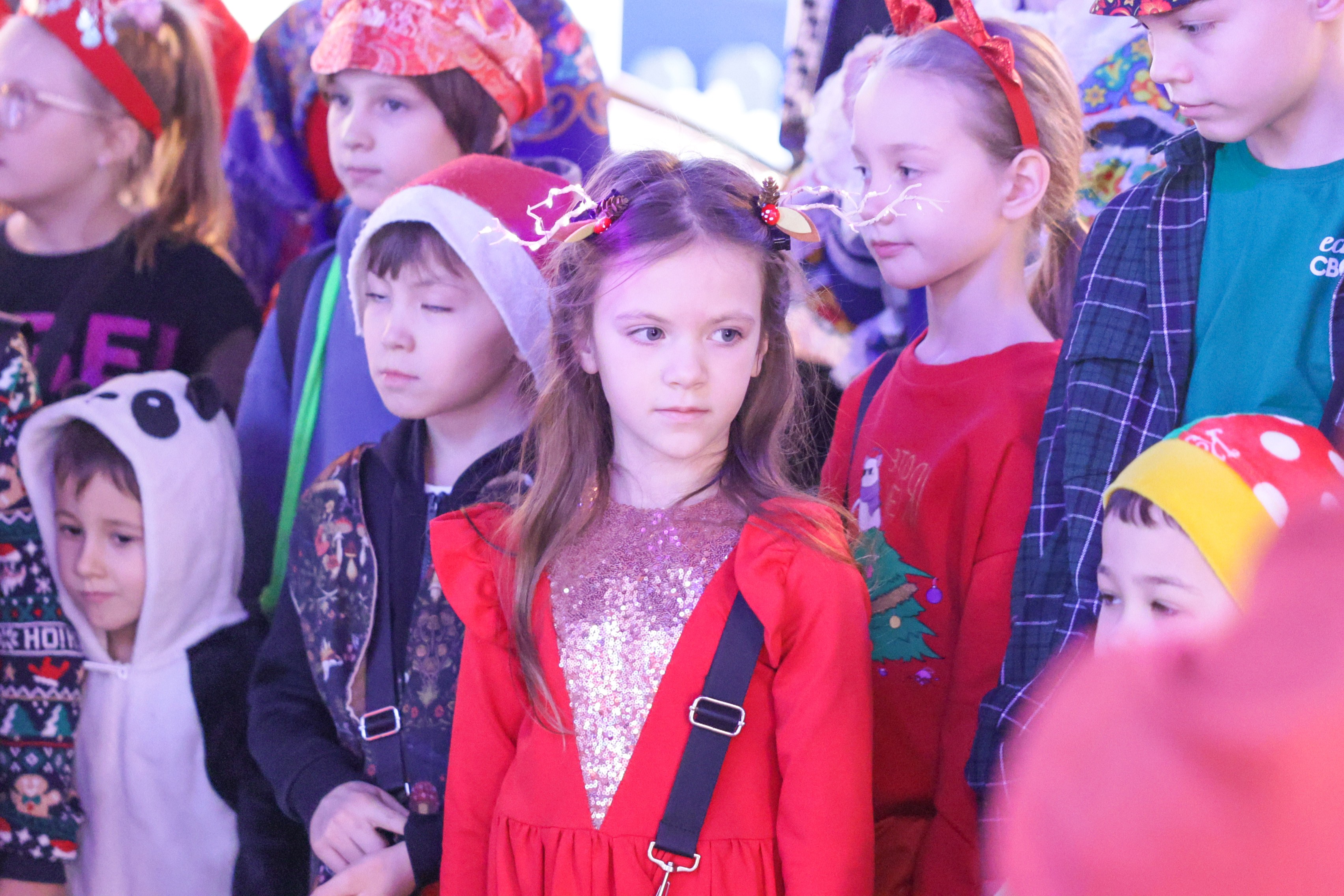 Theatrical carolling 