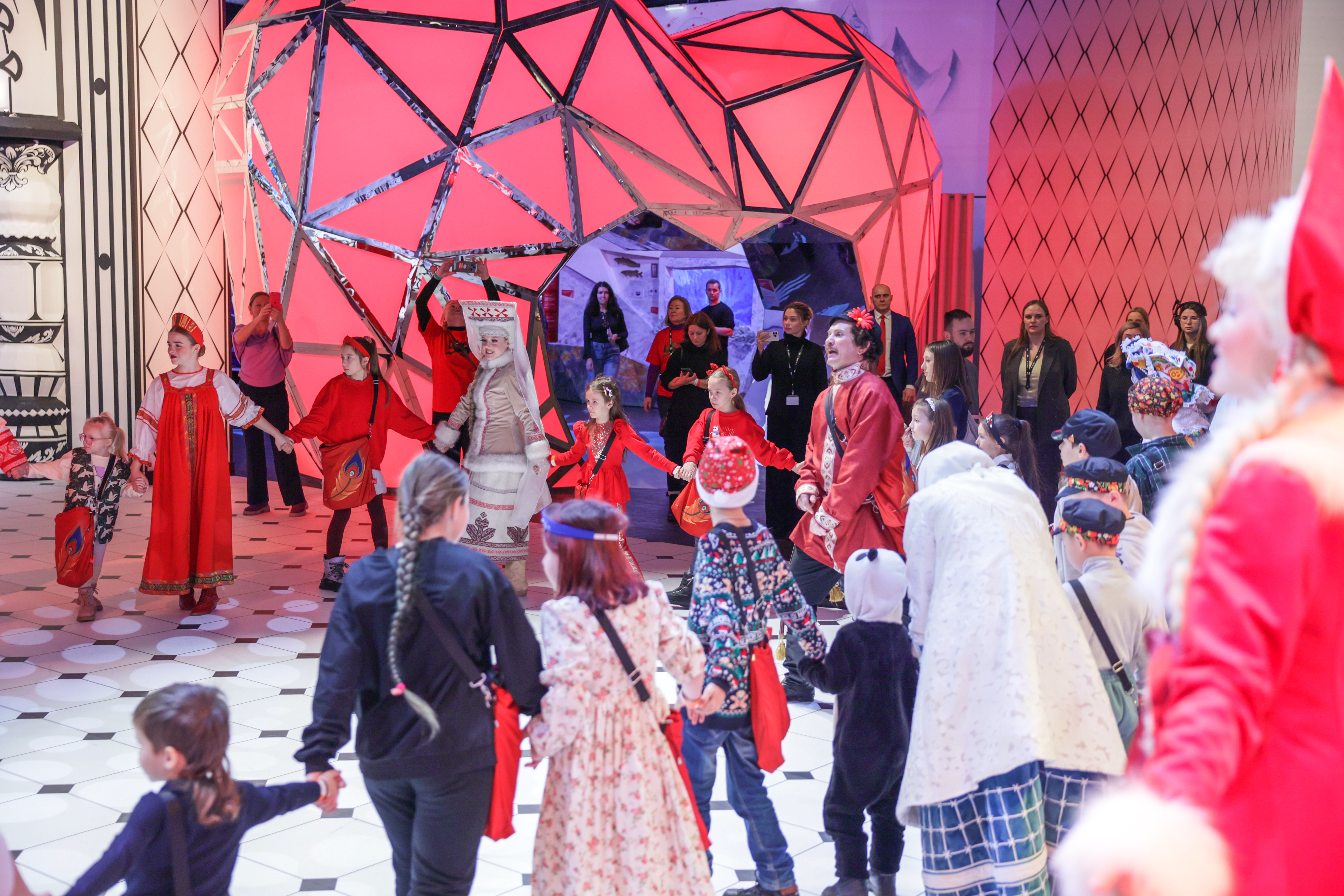 Theatrical carolling 