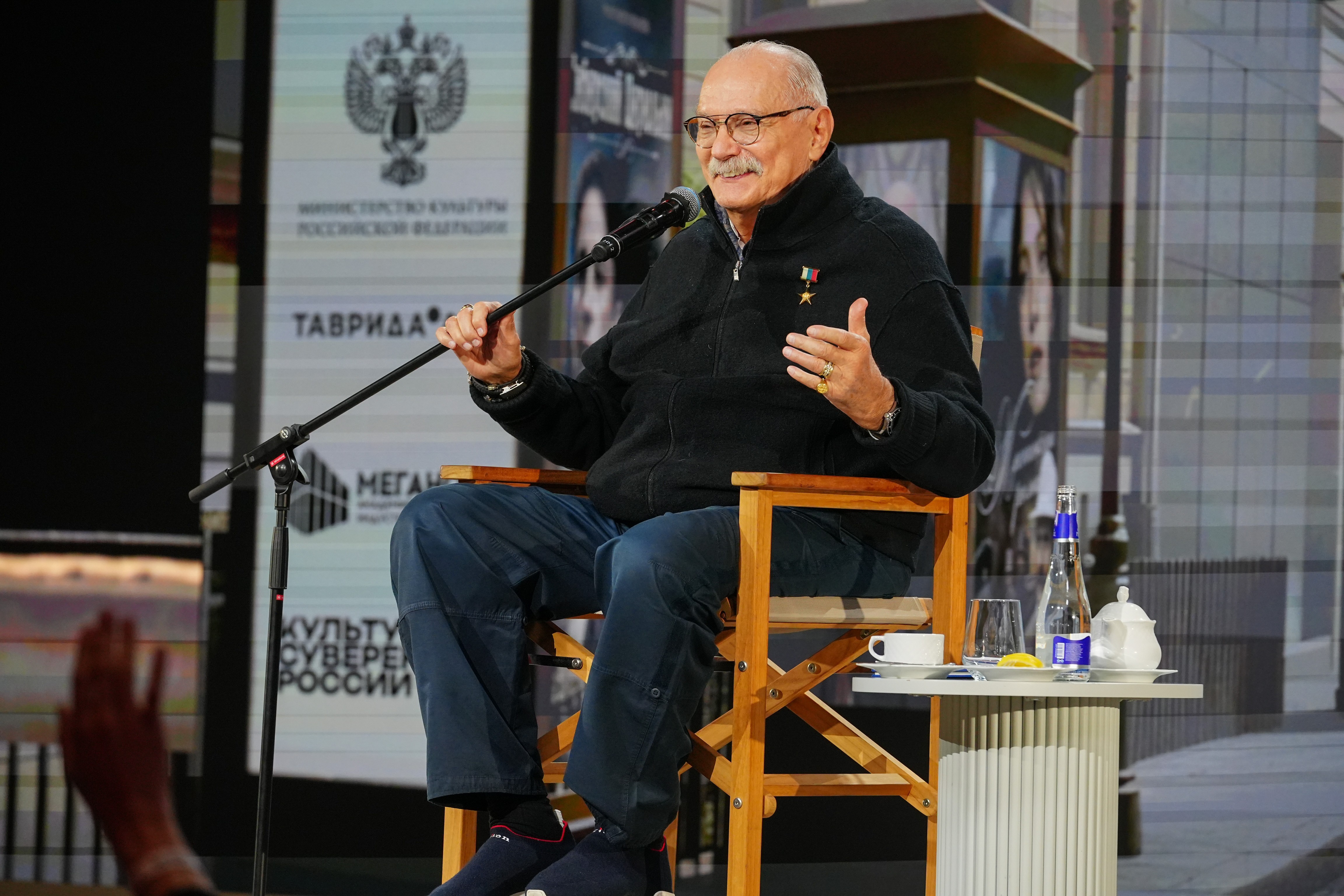 Nikita Mikhalkov meets creative youth at the National Centre RUSSIA