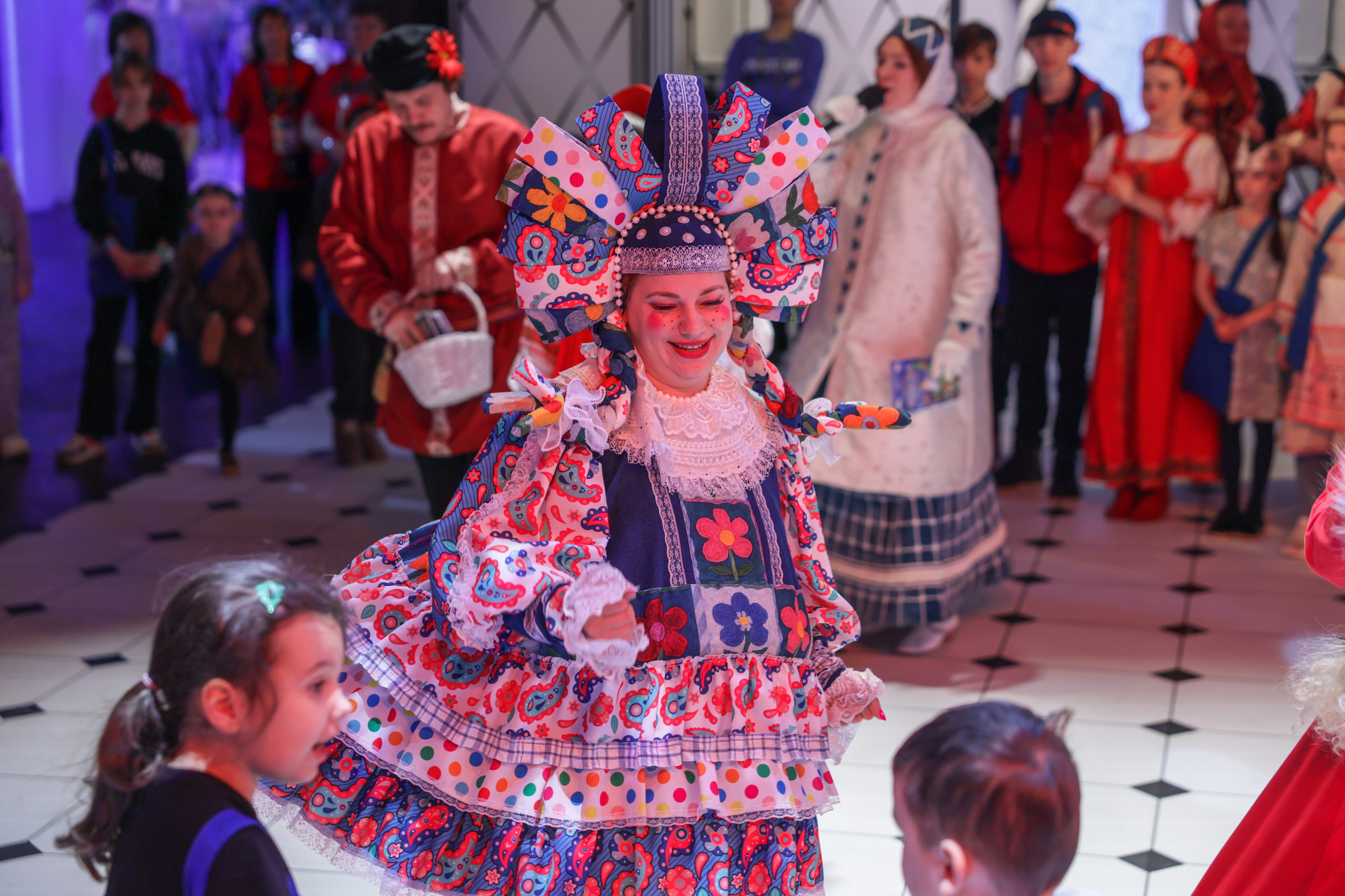 Theatrical carolling 