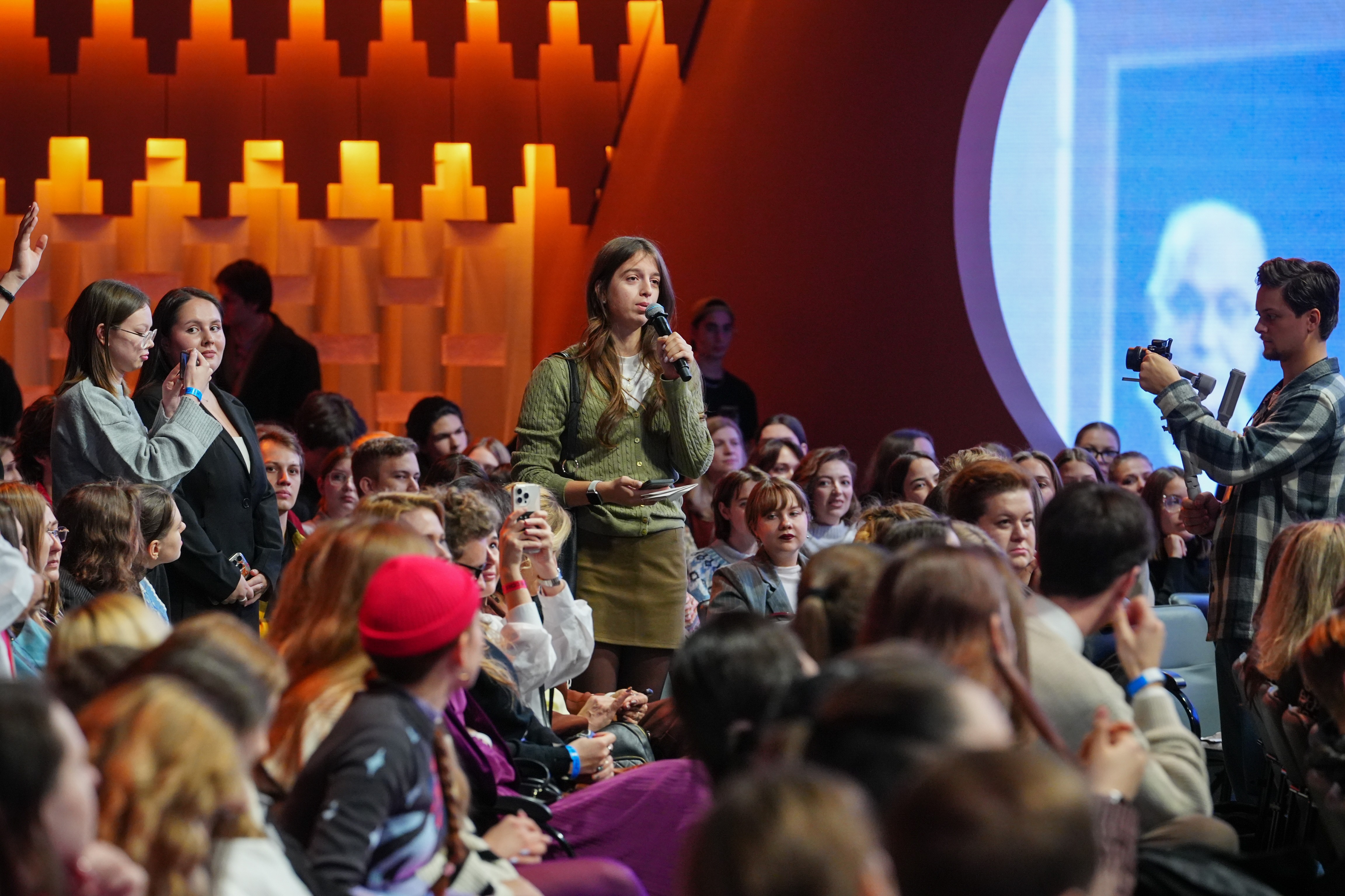 Nikita Mikhalkov meets creative youth at the National Centre RUSSIA