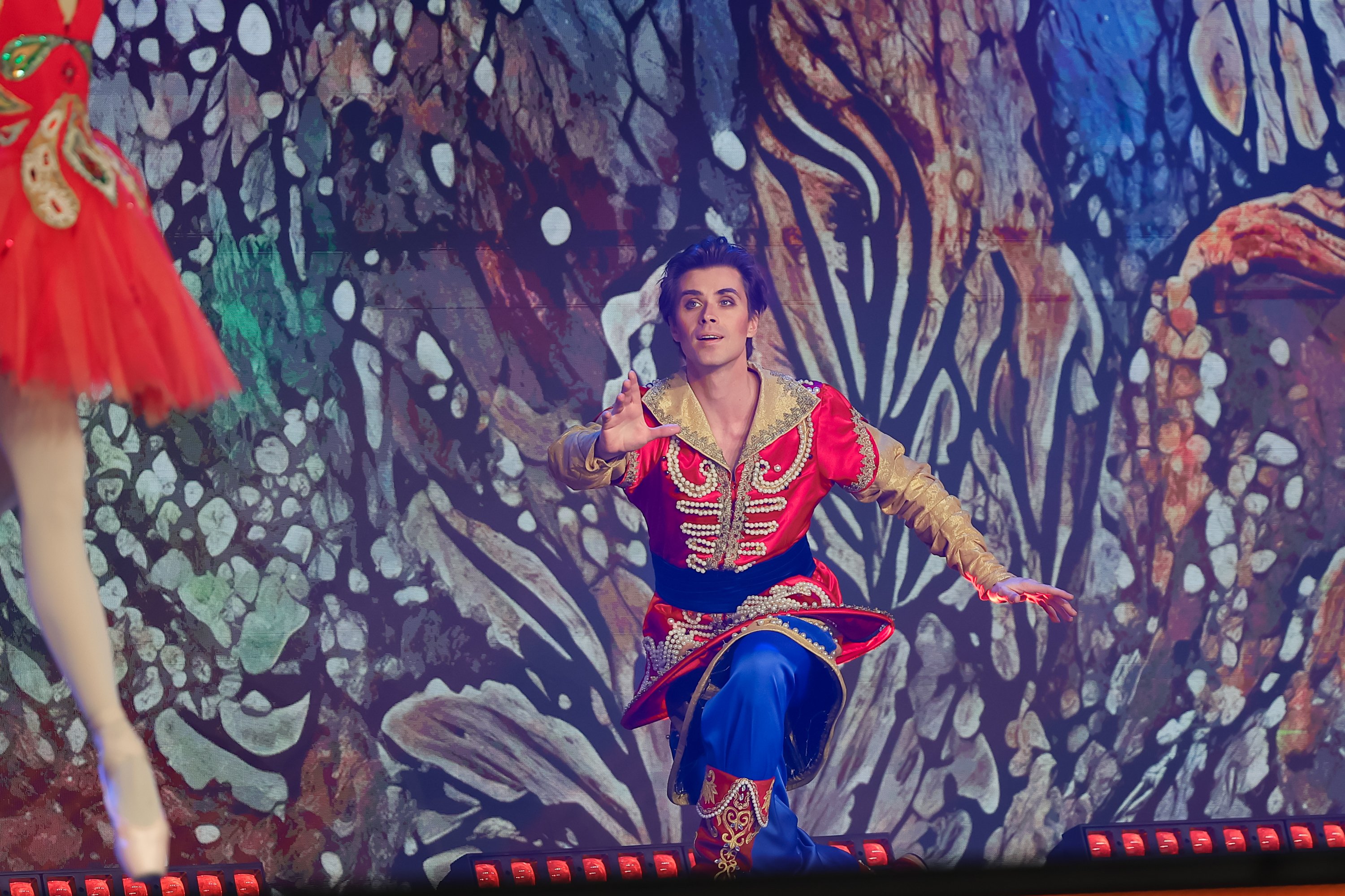 Premiere of the multi-genre production 