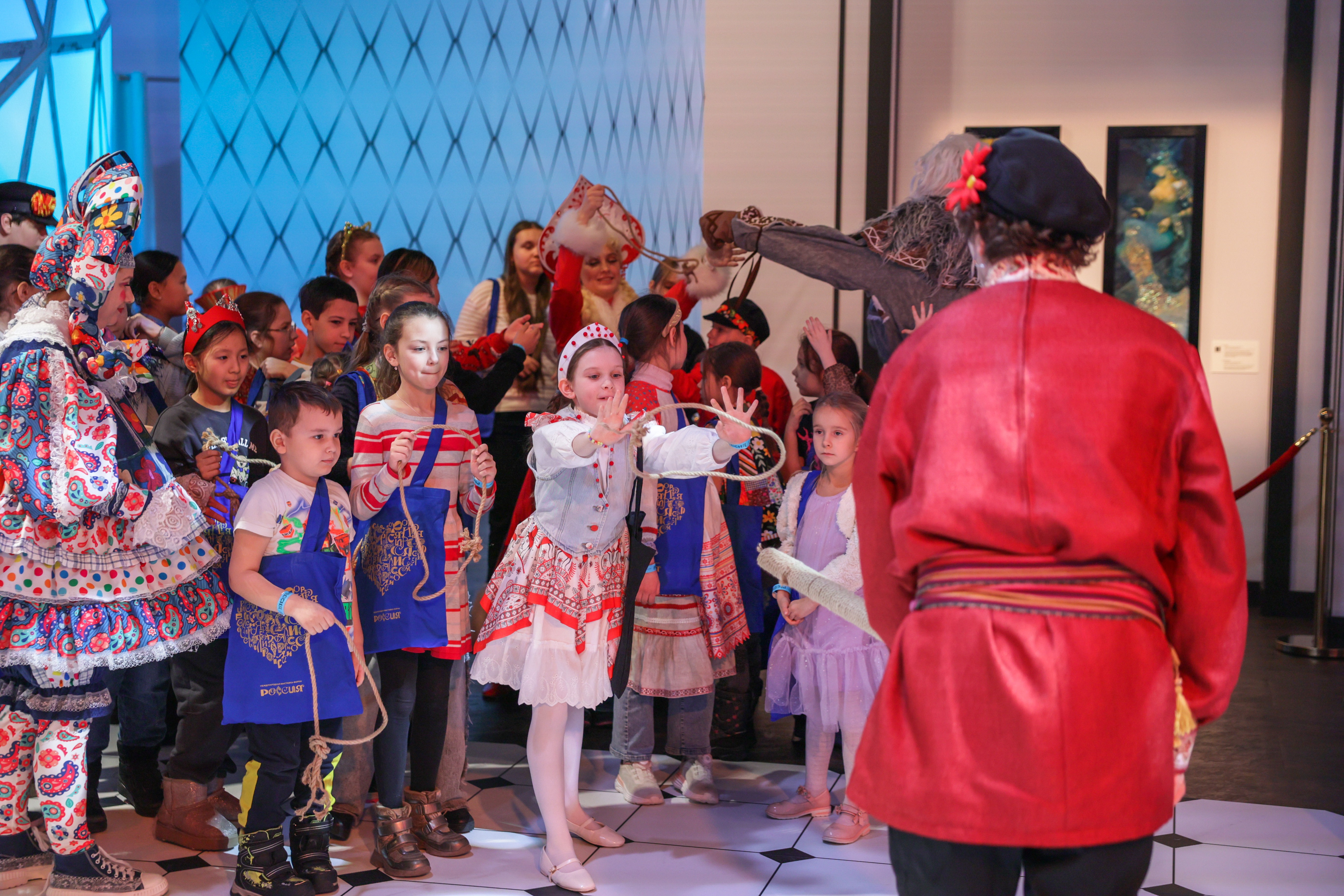 Theatrical carolling 