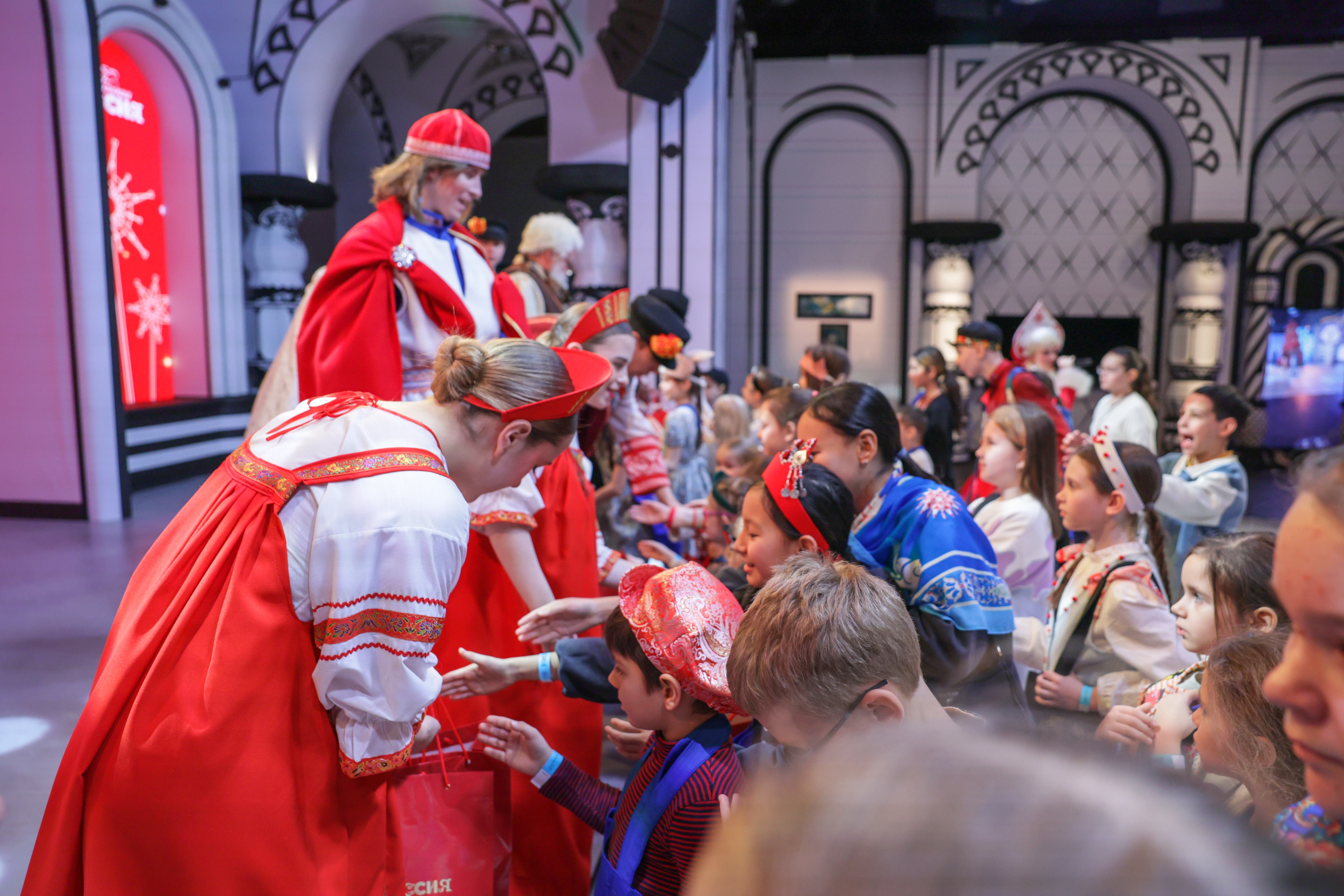 Theatrical carolling 