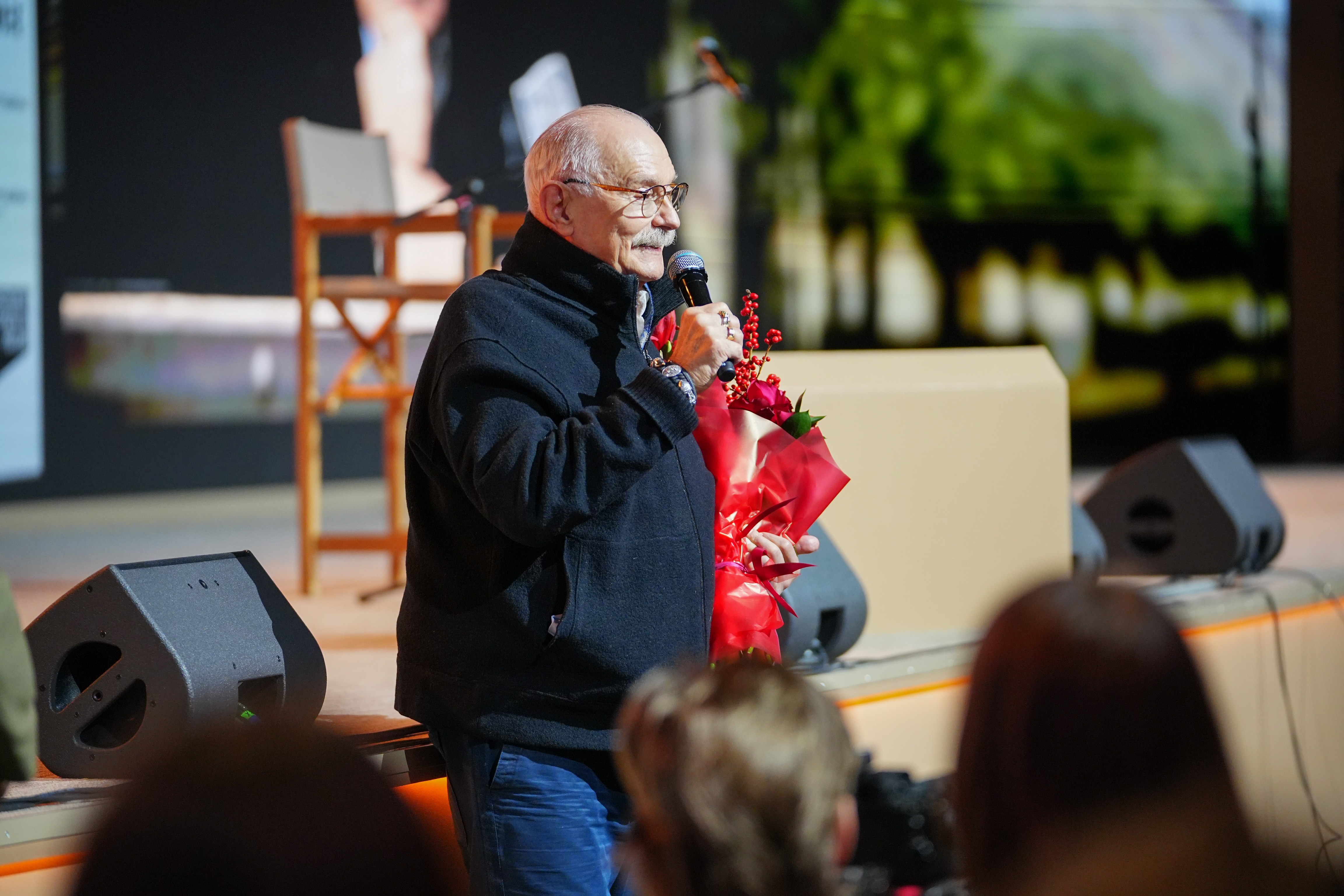 Nikita Mikhalkov meets creative youth at the National Centre RUSSIA