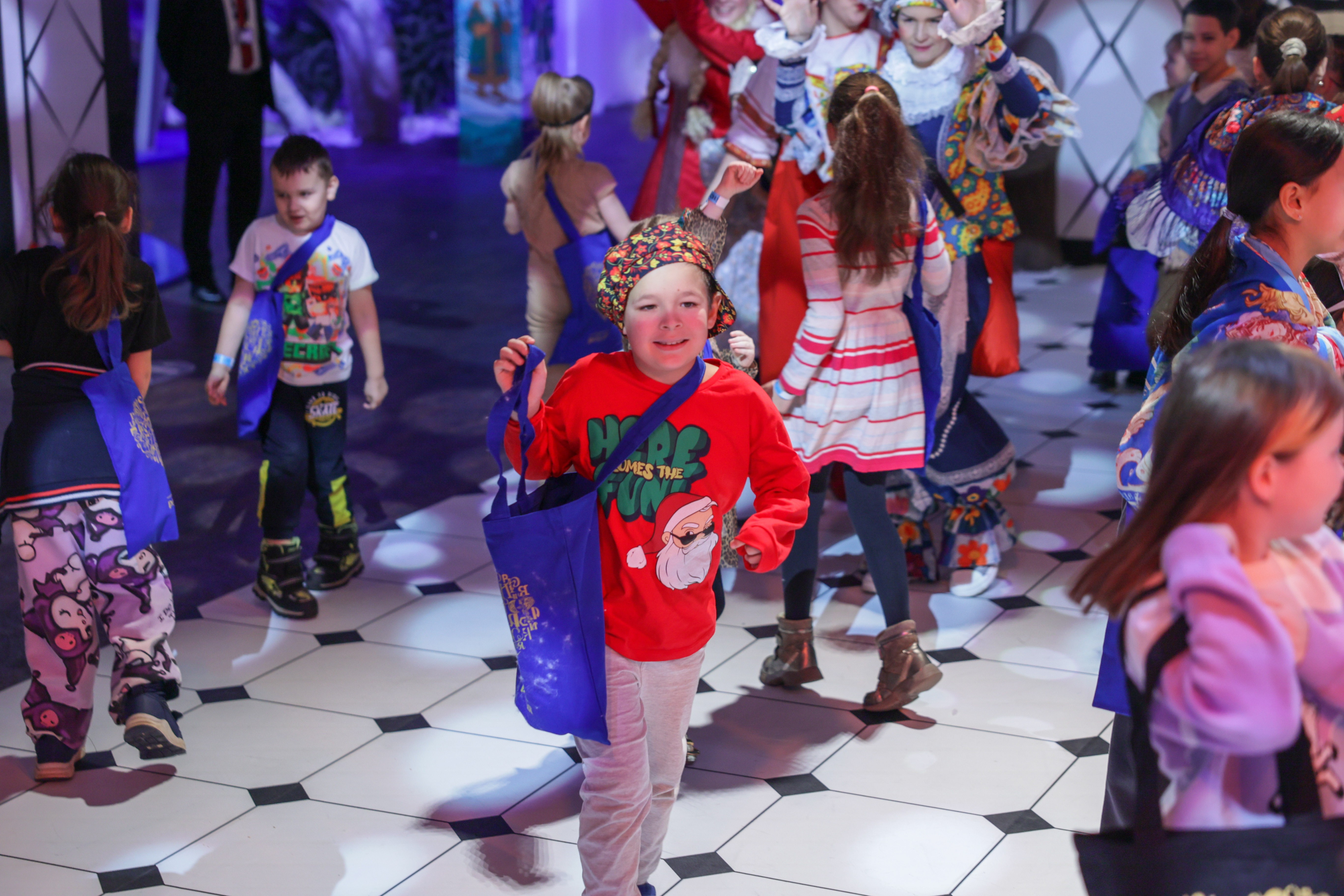 Theatrical carolling 