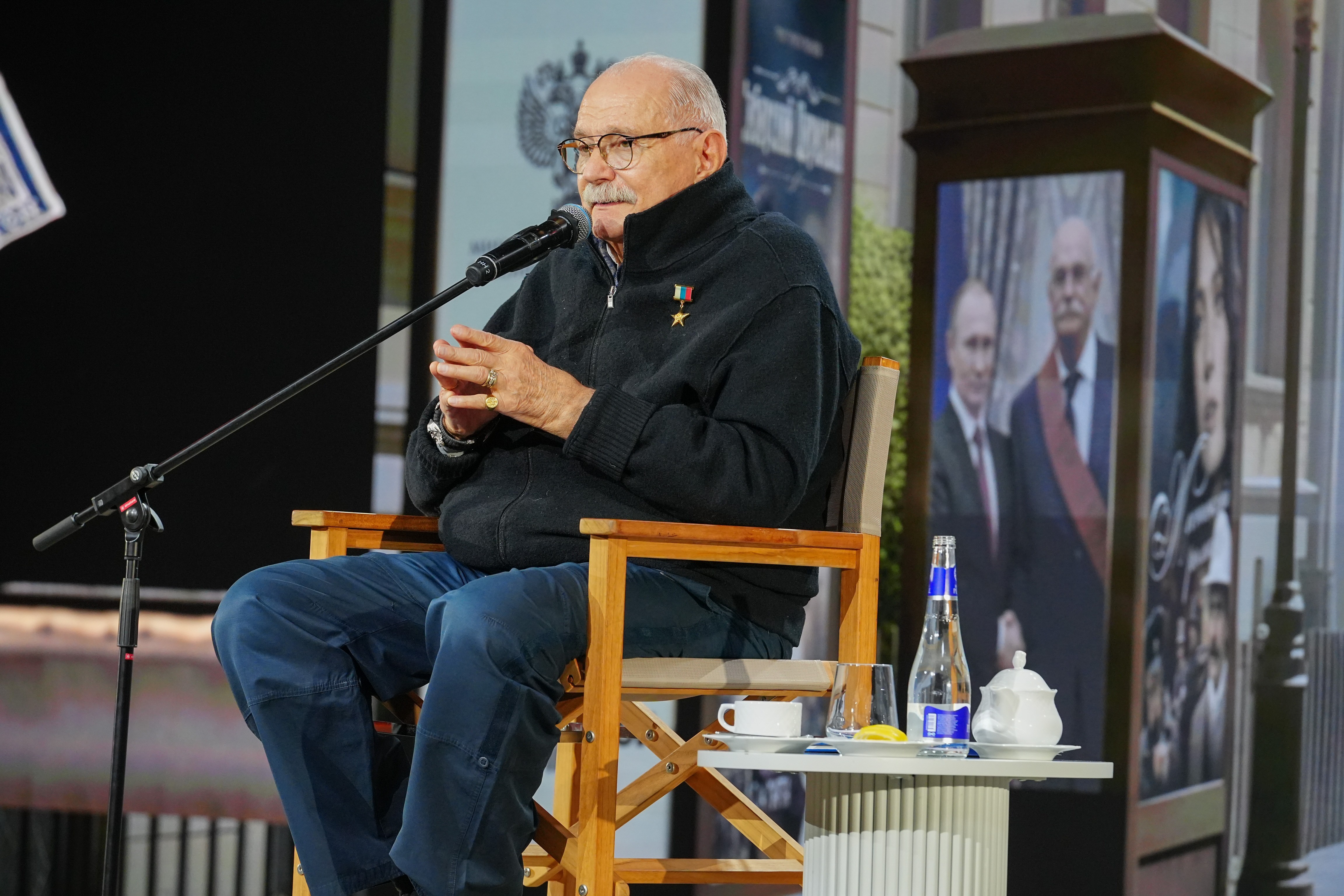 Nikita Mikhalkov meets creative youth at the National Centre RUSSIA